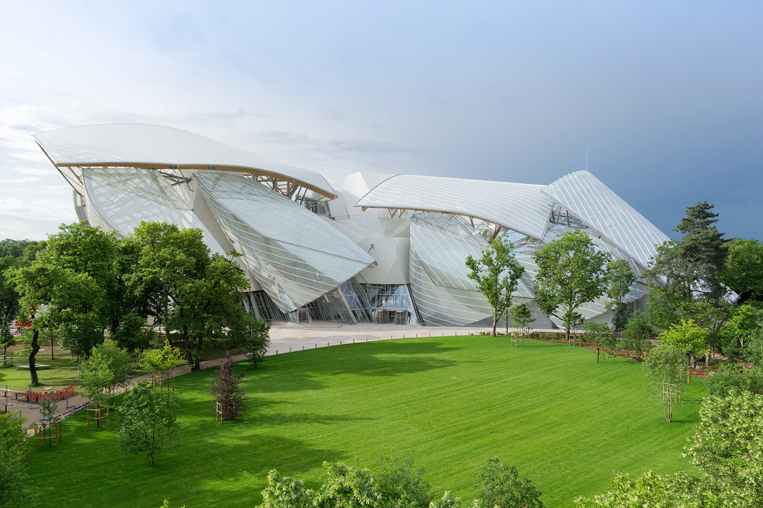 Fondation Louis Vuitton kien truc su Frank Gehry