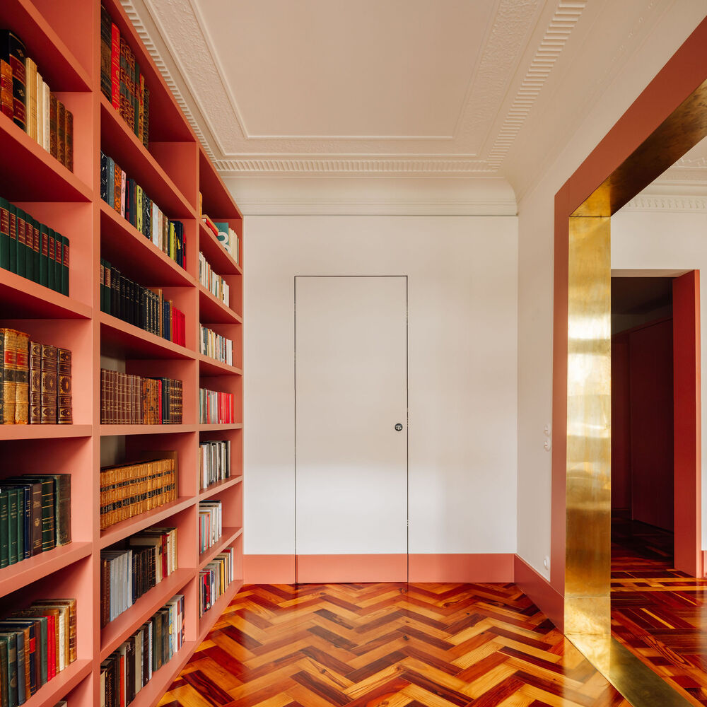 tu sach duong vien cua kim loai san go