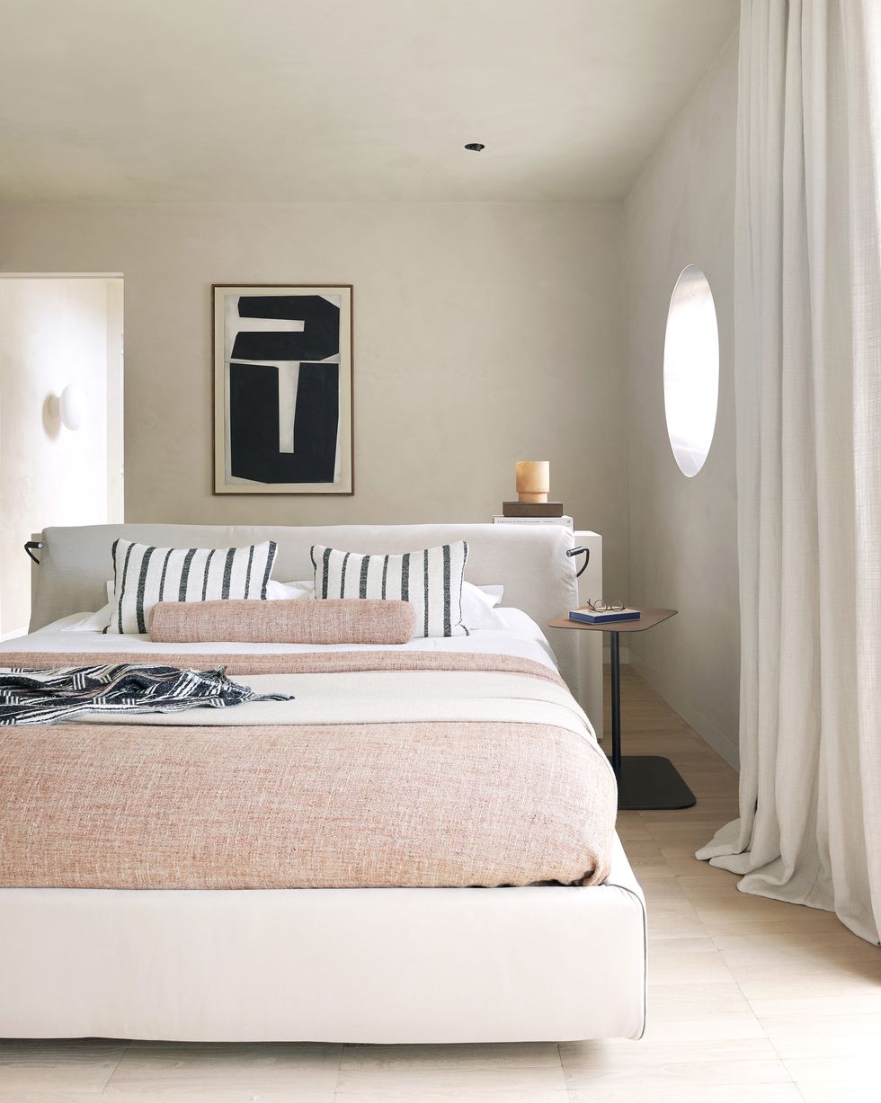 phong ngu ngoi nha giuong tranh nghe thuat 