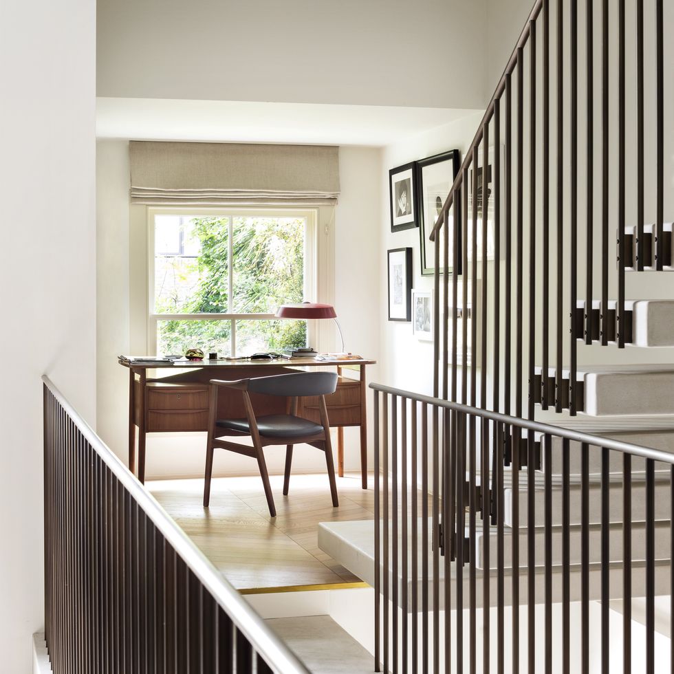 cau thang chieu nghi ban hoc 