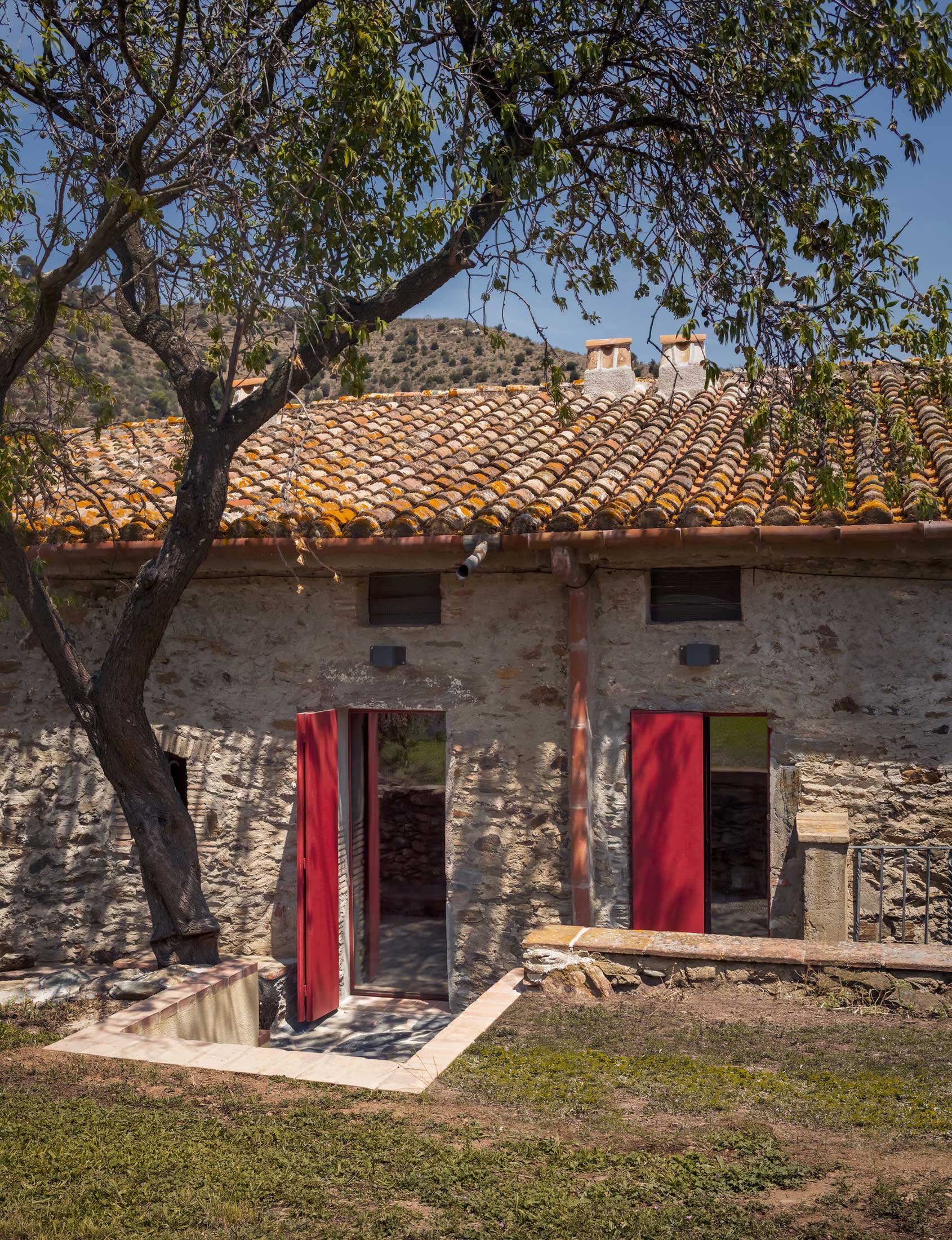 xuong ruou nha nghi duong Rai Pinto Studio Mas Estela