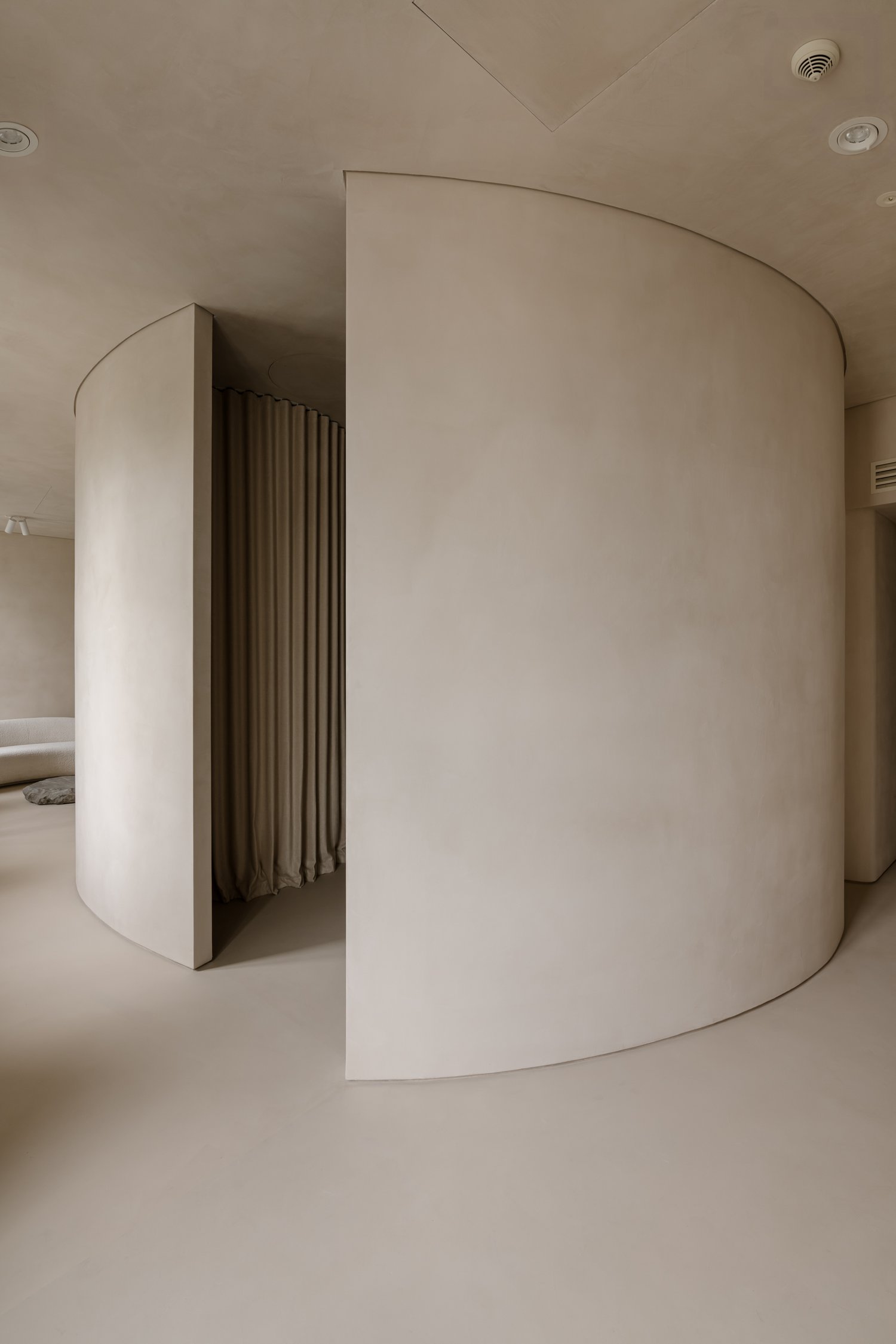 cua hang do cuoi phong thu do milla nova balbek bureau