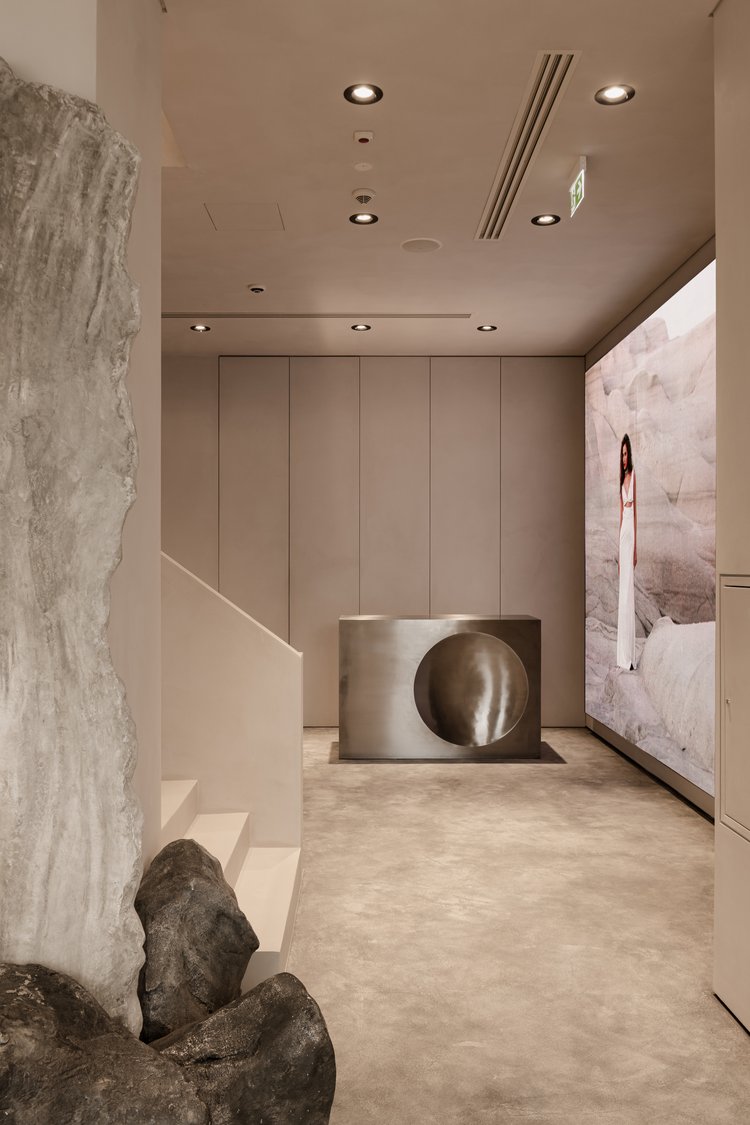 noi that boutique le tan milla nova balbek bureau