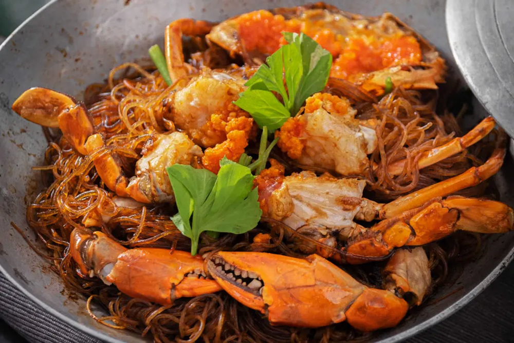 Miến xào cua am thuc viet nam ruou vang