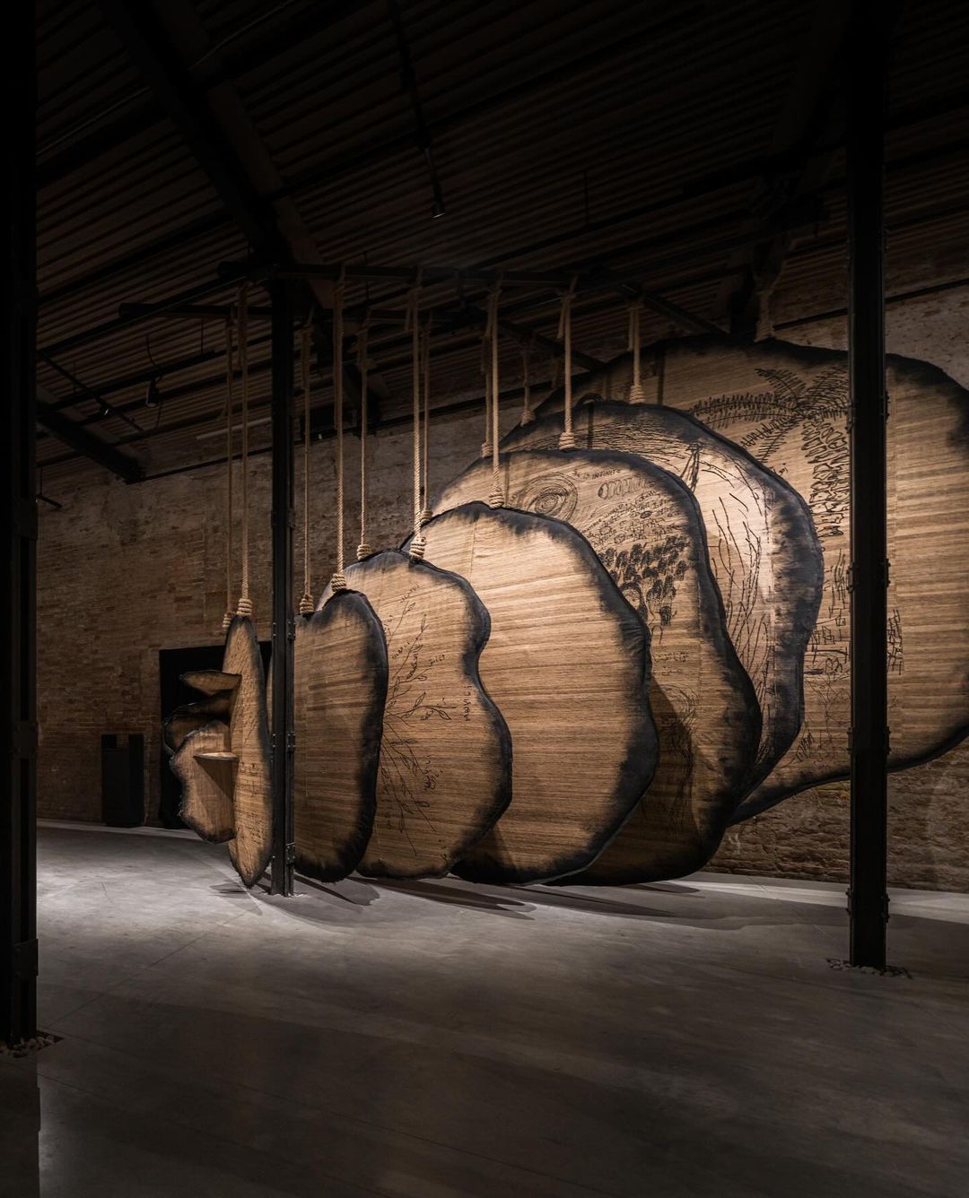 tac pham dieu khac trien lam Venice Biennale Saudi Arabia