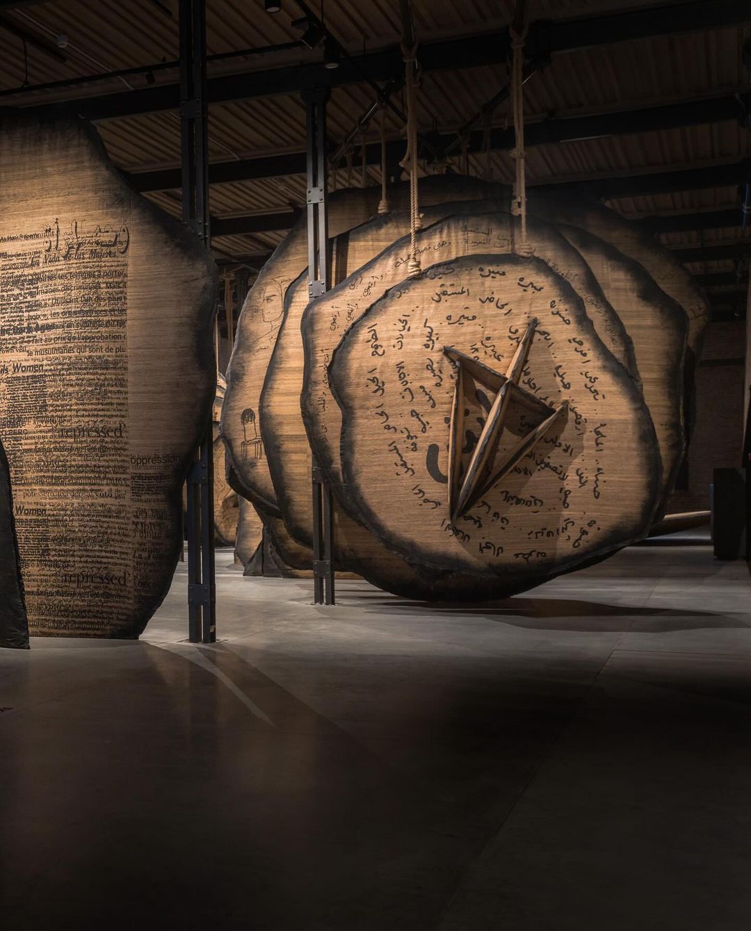 tac pham dieu khac trien lam Venice Art Biennale 2024 