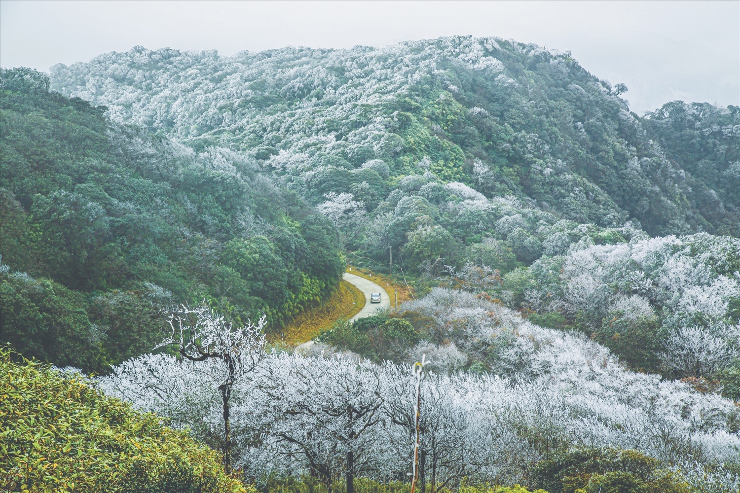 vuong quoc gia phia oac phia den du lich cao bang lang son