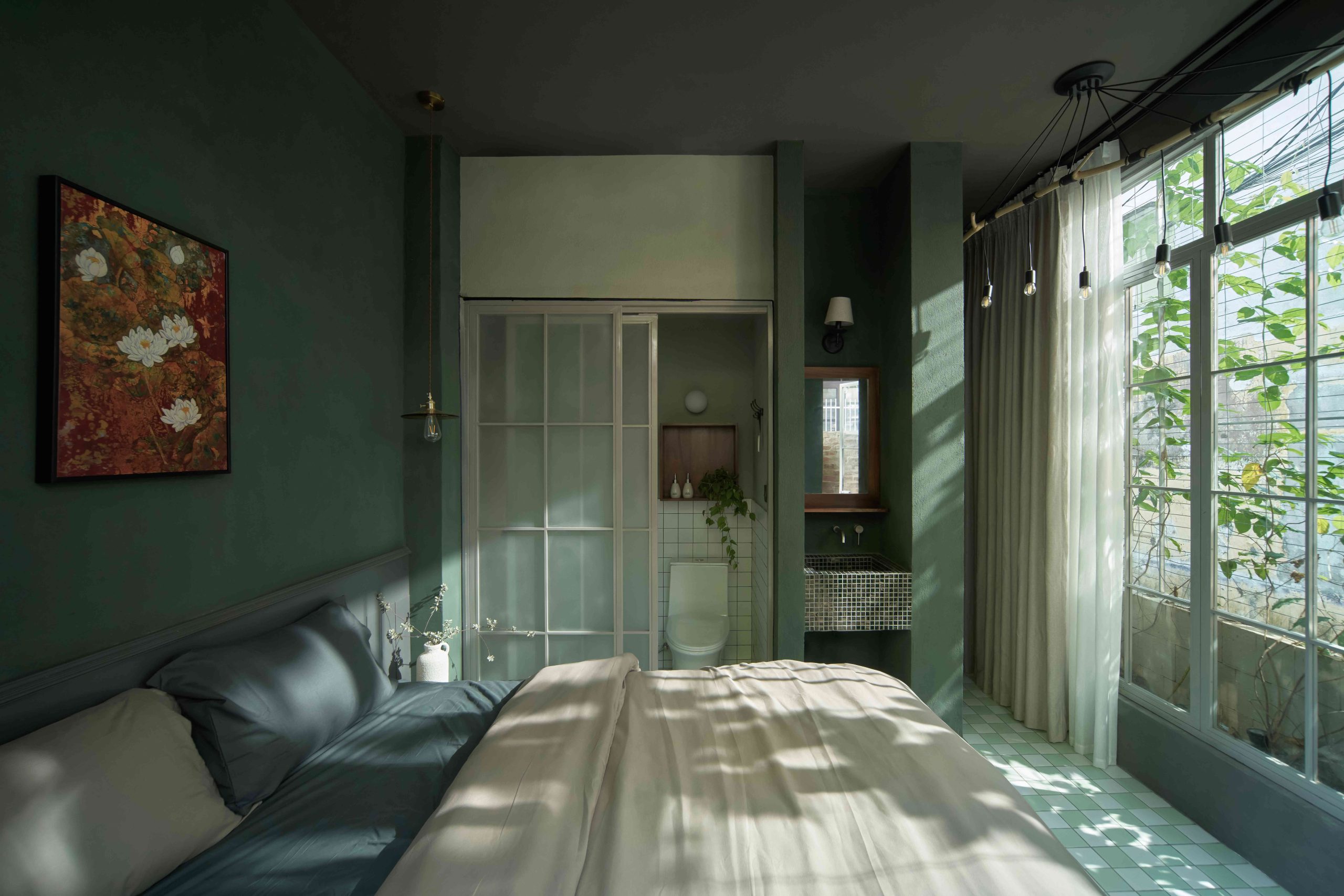 phong ngu cradle house limdim house studio cay xanh cua so lon