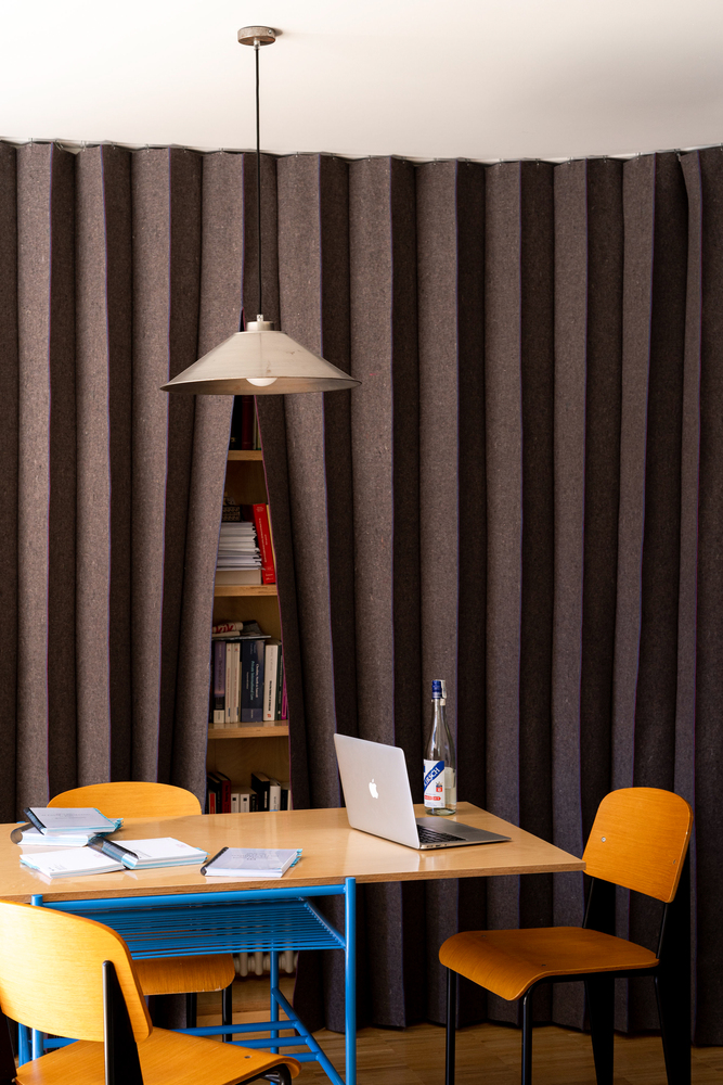 khong gian nho can ho j55 phong hoc rem cua