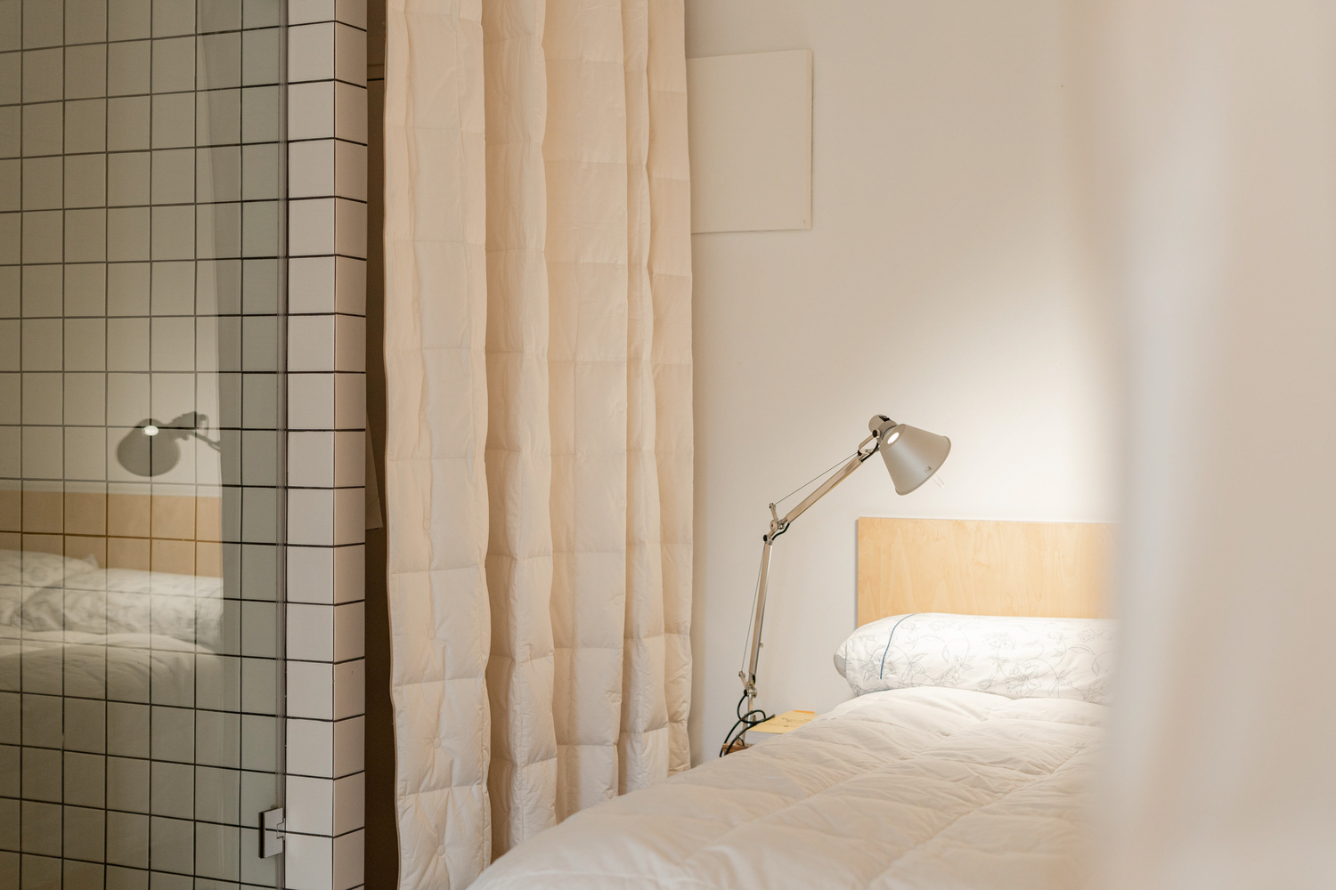 phong ngu apartment j55 noi that giai phap rem cua