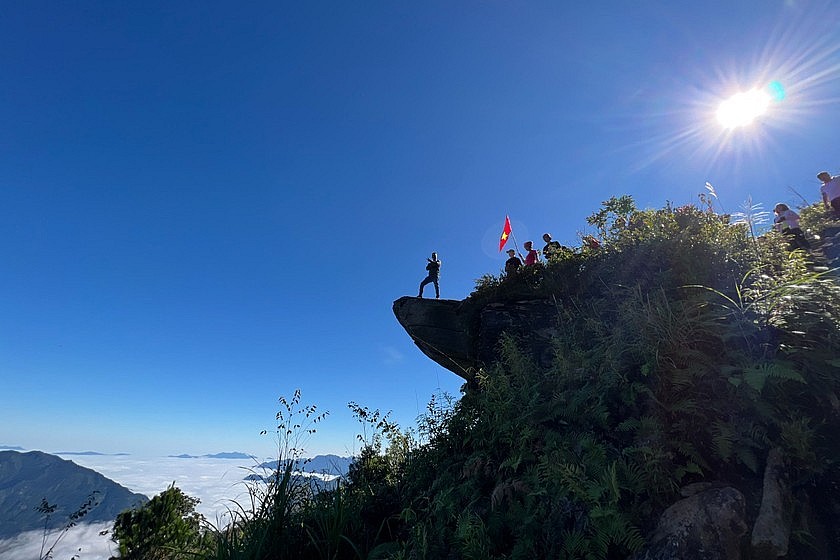 mom da dau rua ta xua du lich tay bac