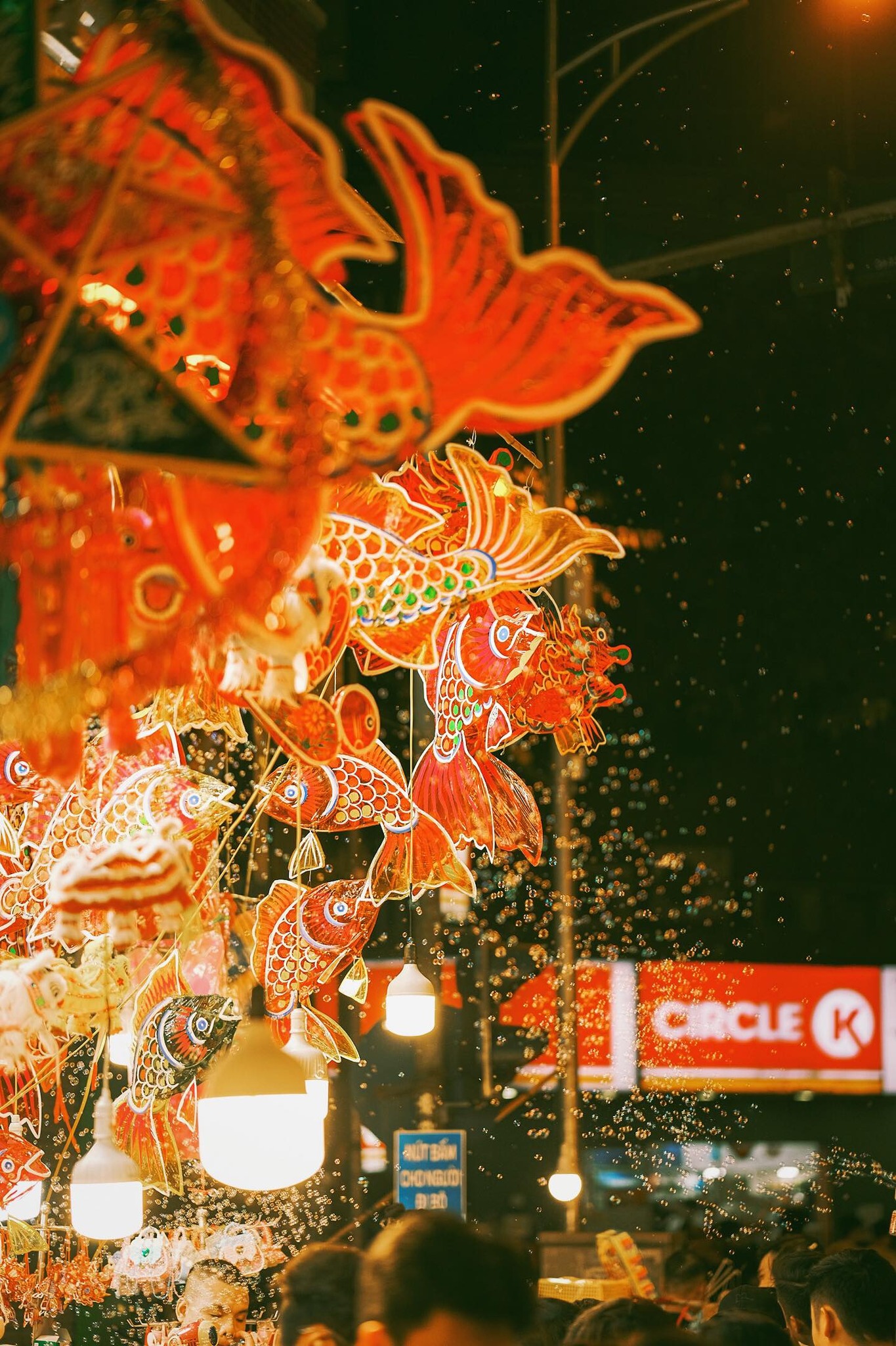 trung thu viet nam ha noi long den