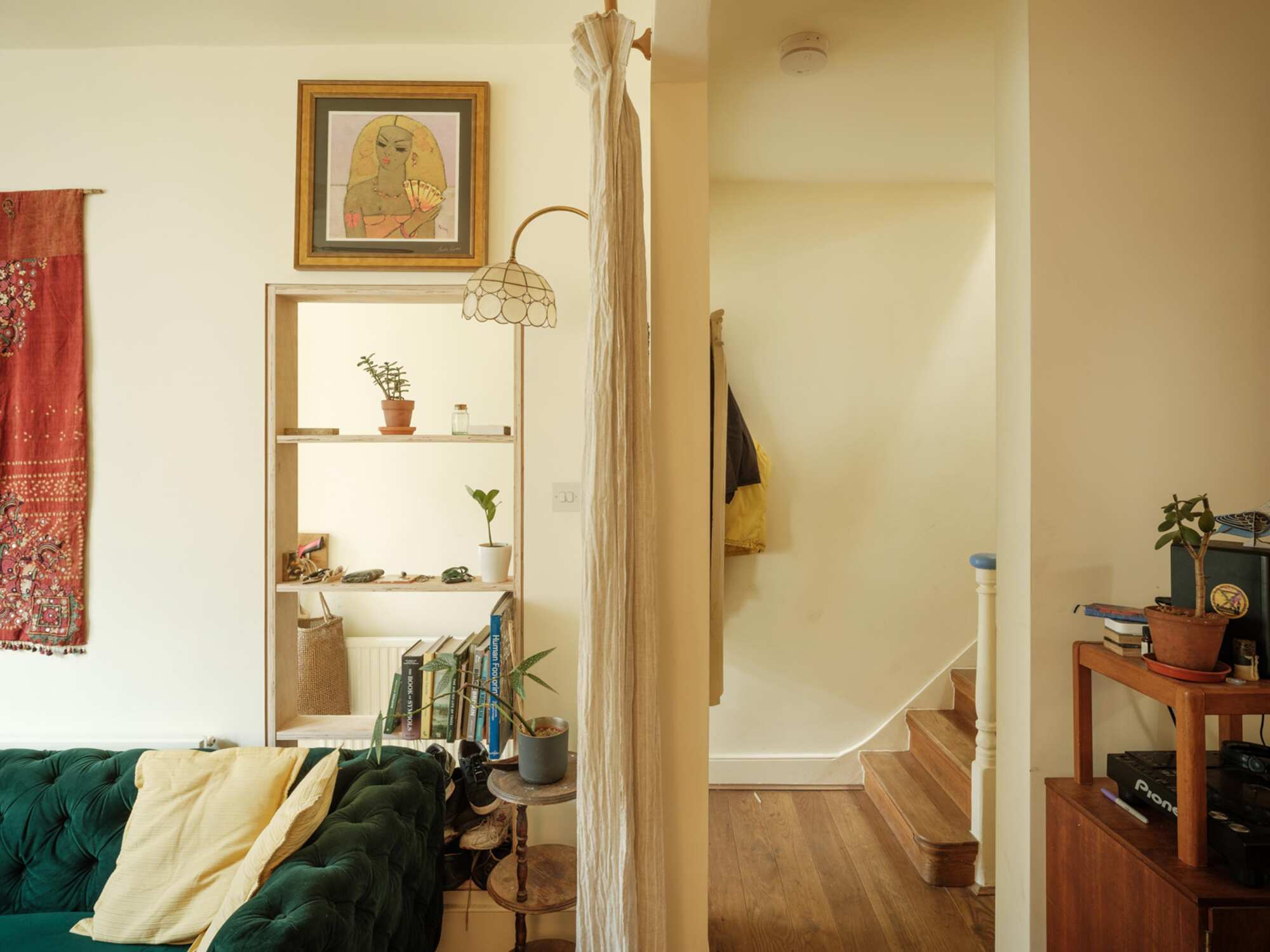 ngoi nha Cairn Architects Hackney London House Made by Many Hands