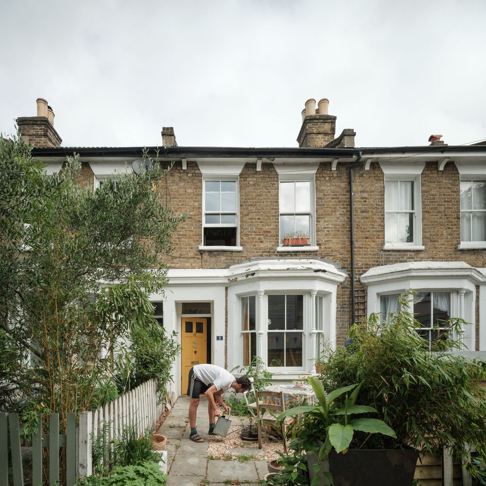 ngoi nha Cairn Architects Hackney London House Made by Many Hands