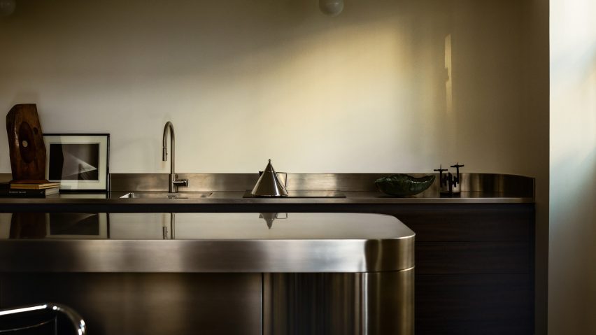 khong gian noi that can ho Paris kien truc Napoleon Bonaparte chu nghia toi gian minimalism Joris Poggioli cai tao