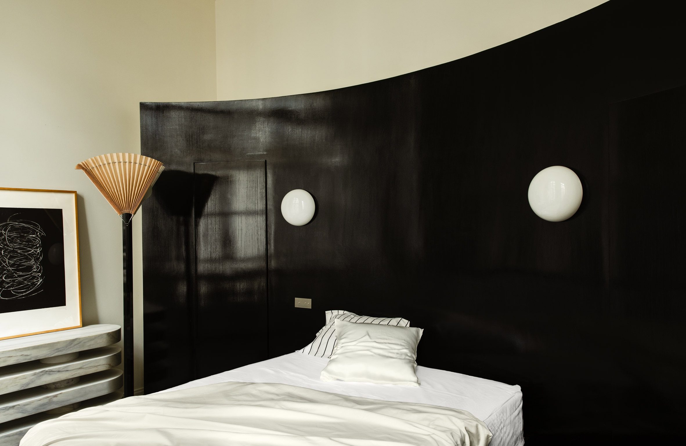 khong gian noi that can ho Paris kien truc Napoleon Bonaparte chu nghia toi gian minimalism Joris Poggioli cai tao