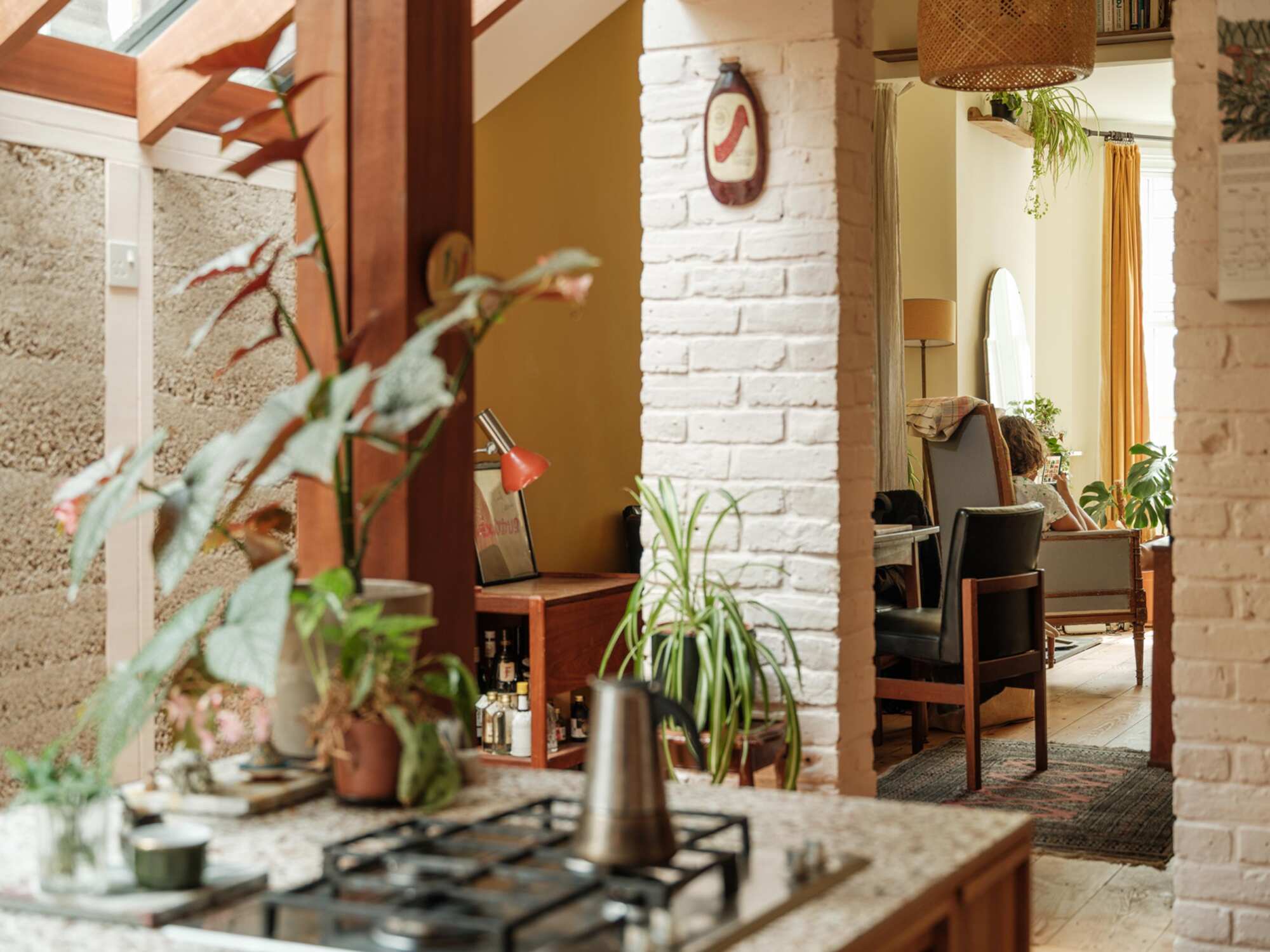 cai tao ngoi nha Cairn Architects Hackney London House Made by Many Hands