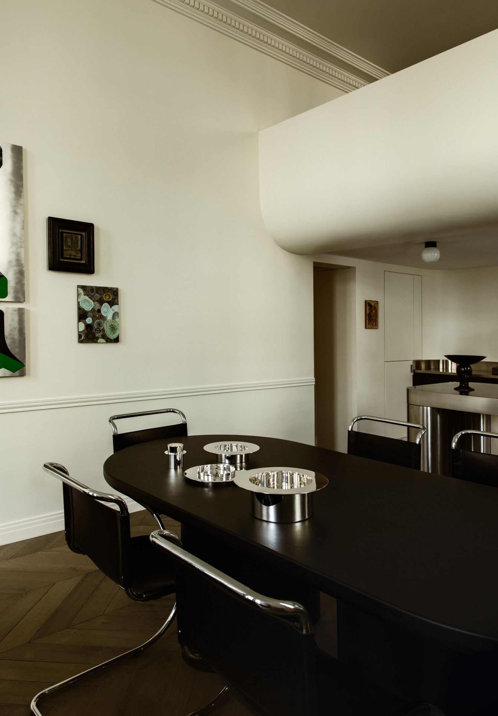 khong gian noi that can ho Paris kien truc Napoleon Bonaparte chu nghia toi gian minimalism Joris Poggioli cai tao