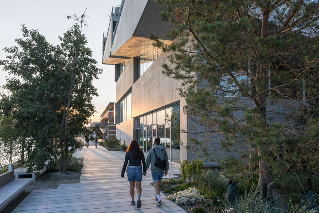 Tru so BIG Sundmolen Copenhagen LM Byg, Unicon, Energy Machines El-Team Vest Eiler Thomsen HB Trapper tieu chuan DGNB Gold