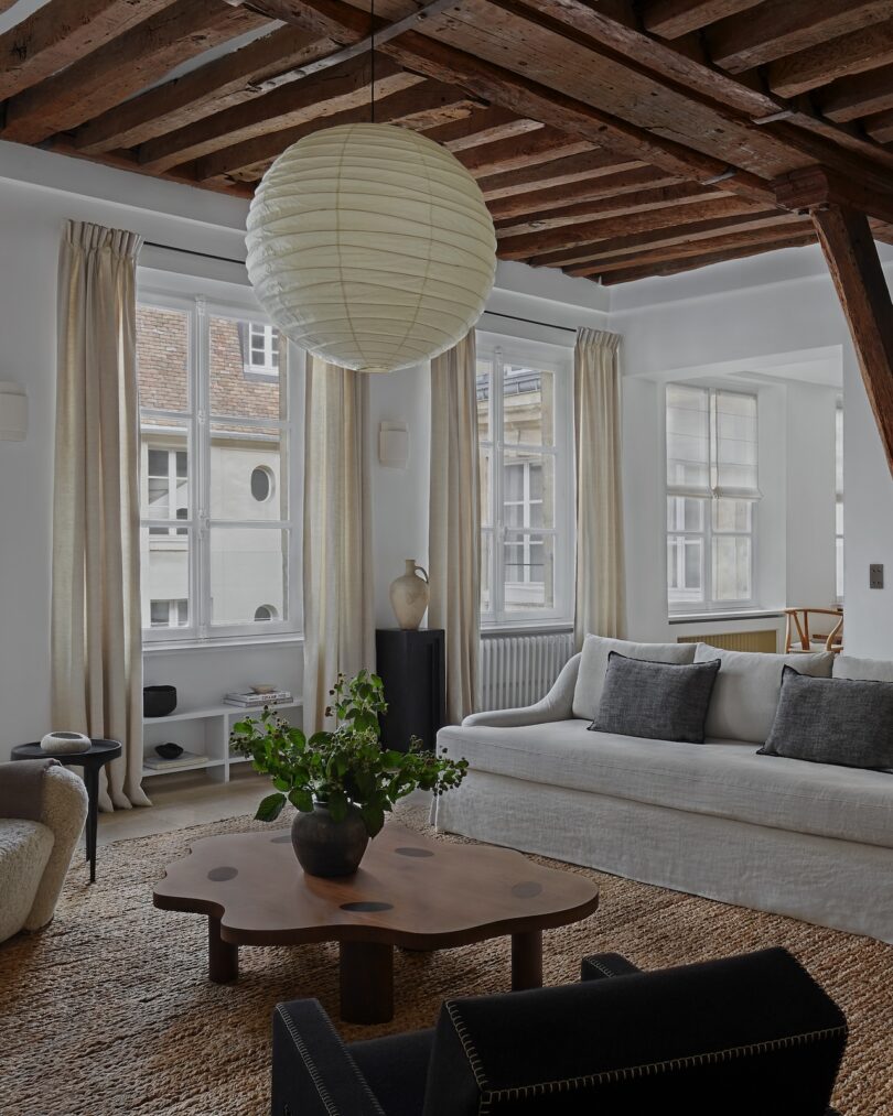 khong gian noi that Le Marais Paris Lichelle Silvestry