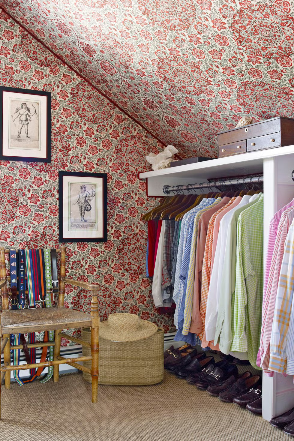 giay dan tuong closet noi that