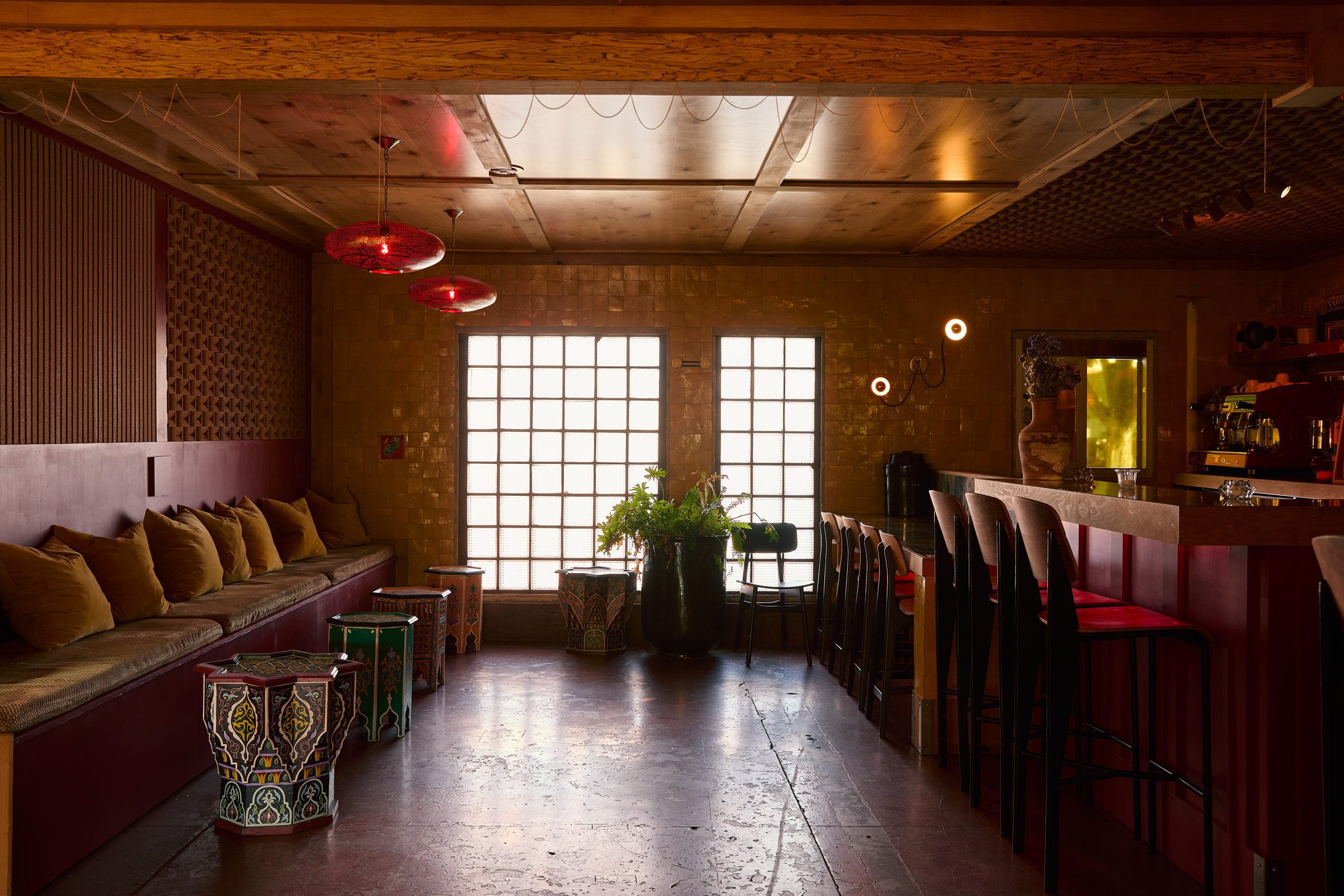 nha hang zizou los angeles Maati Zoutina Boris Macquin phong cach morroco