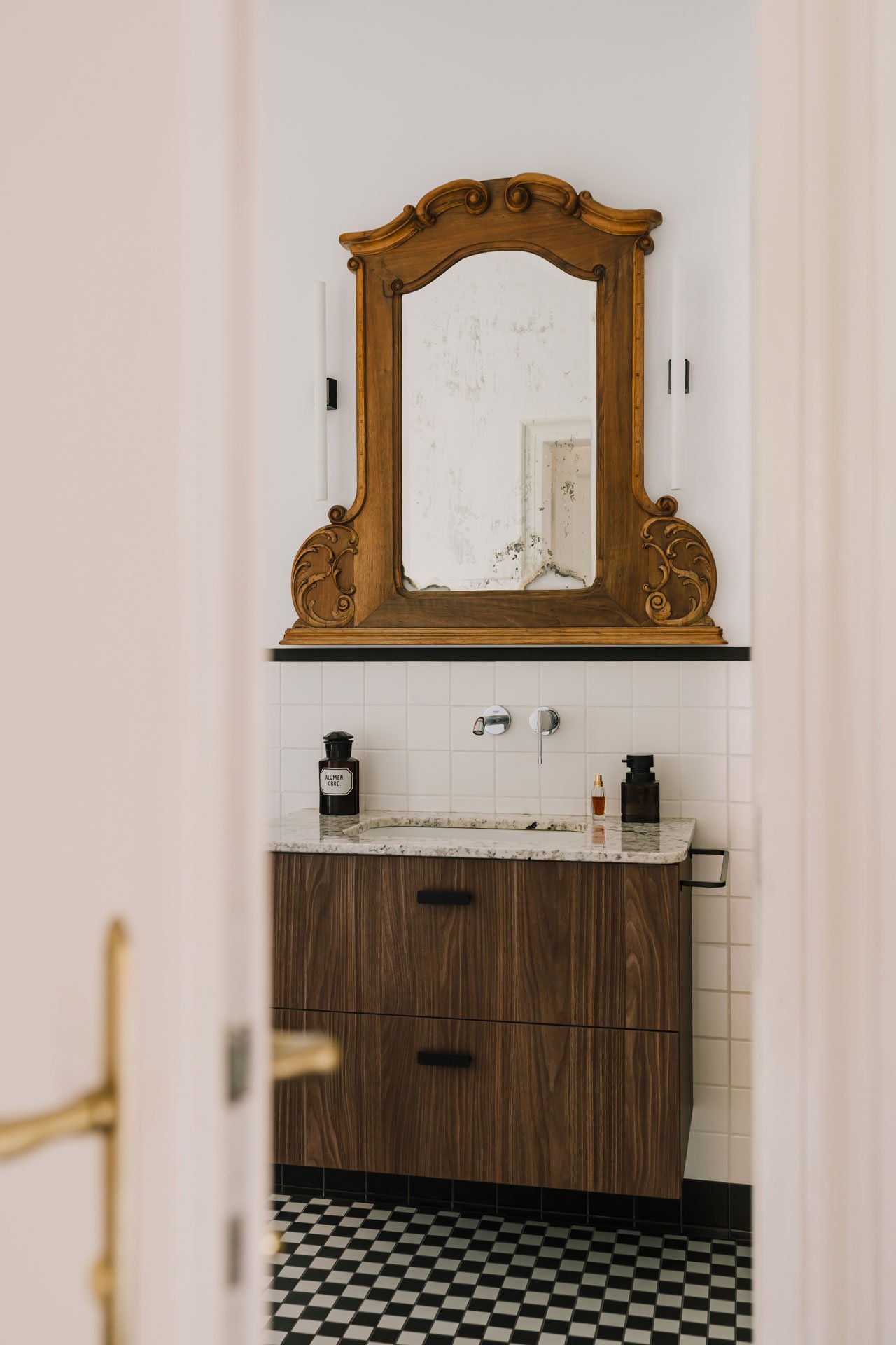 cai tao renovation Wola Justowska Krakow Lessness Studio