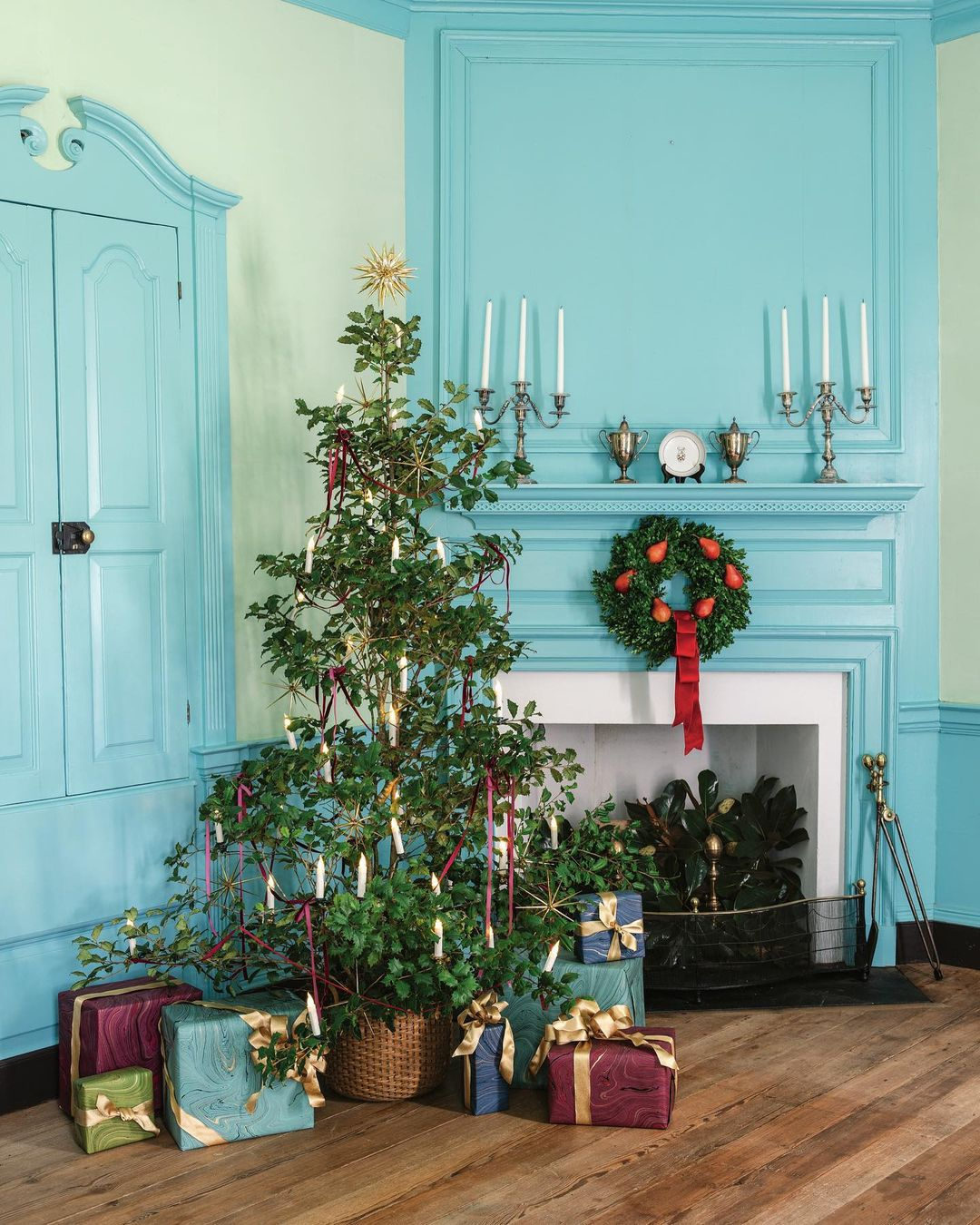 vong hoa giang sinh cay thong lo suoi