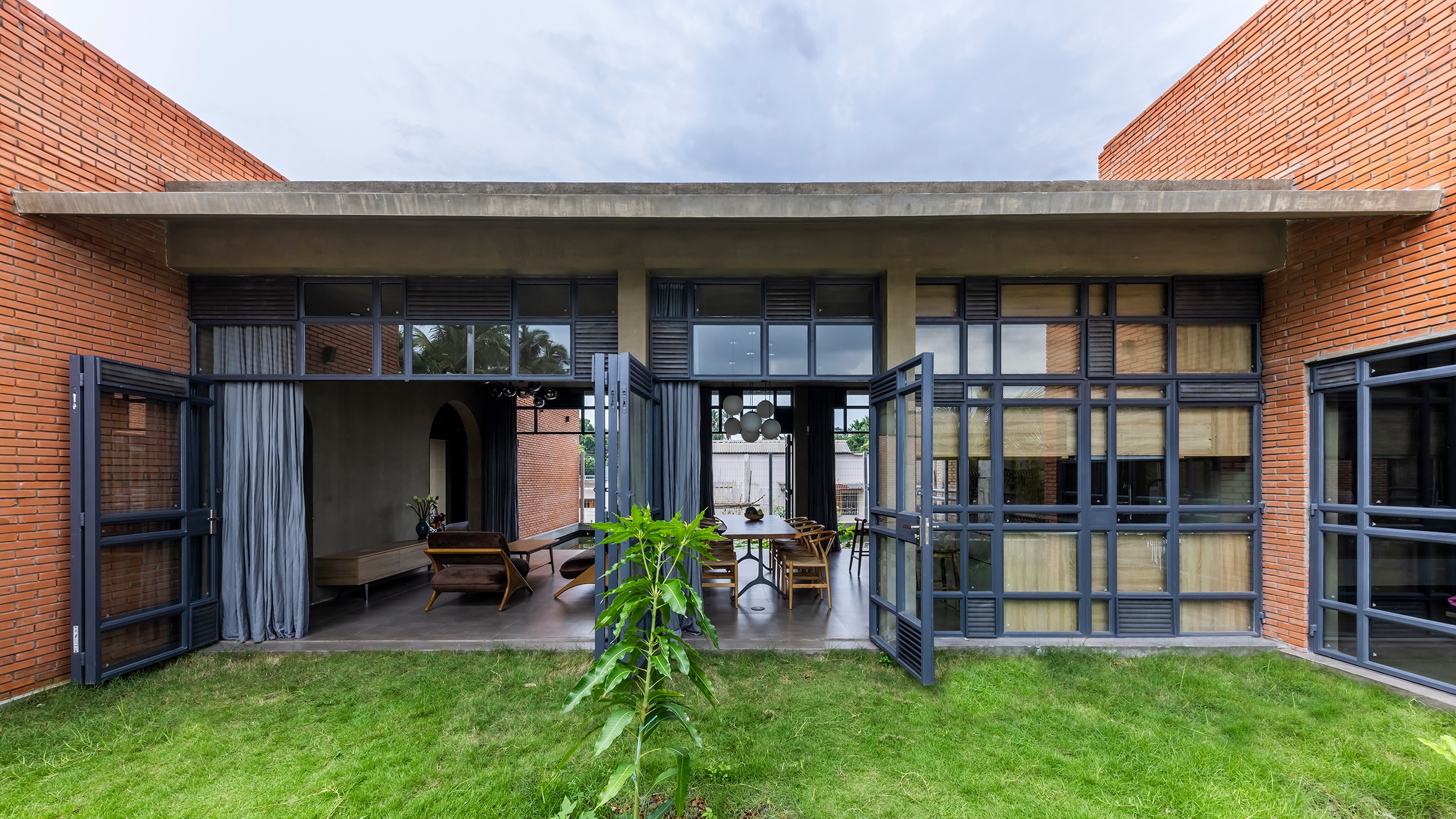san vuon Nam House kien truc hien dai nhiet doi CTA Creative Architects