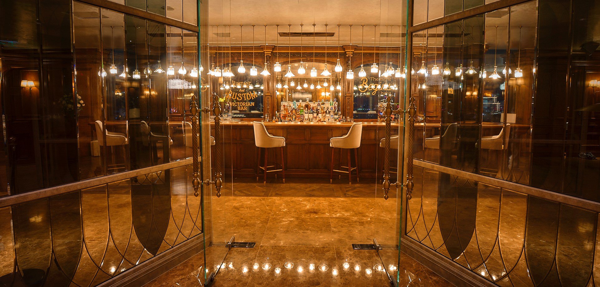 nha hang the albion Kirk Westaway mgallery quay bar