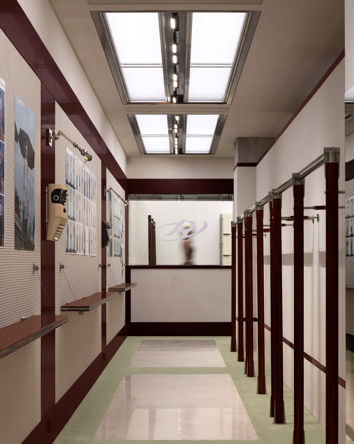 cua hang ban le Run To The Future cosmo chengdu One Fine Day Studio & Partners