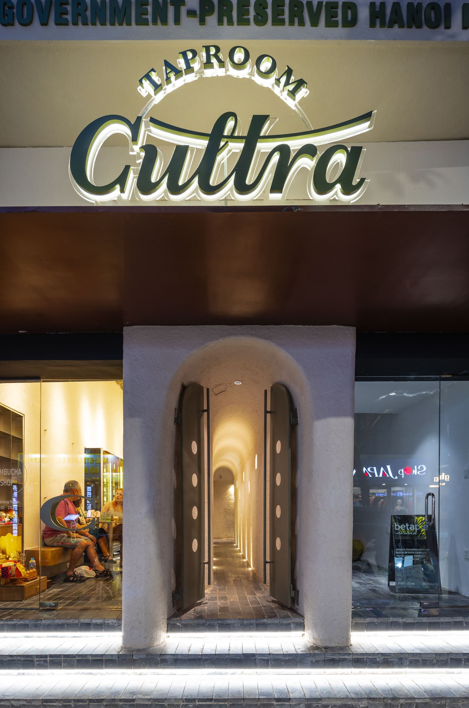 mat tien cultra taproom hanoi idee architects