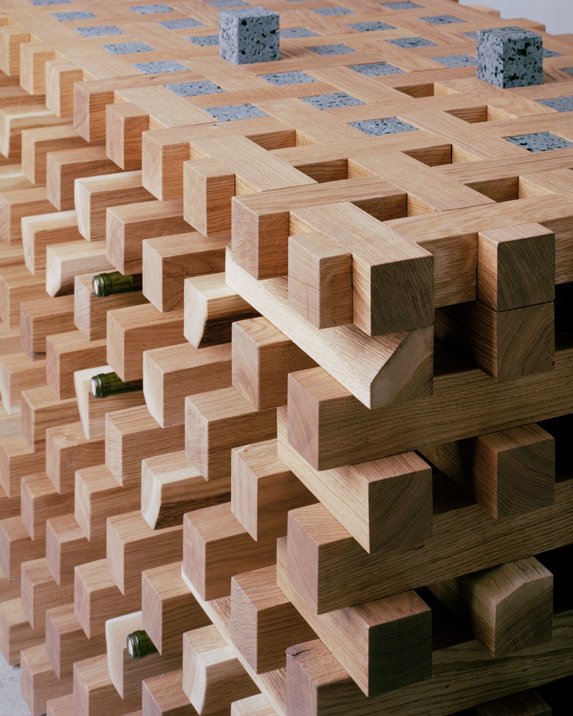 tu ruou quan bar oak wood