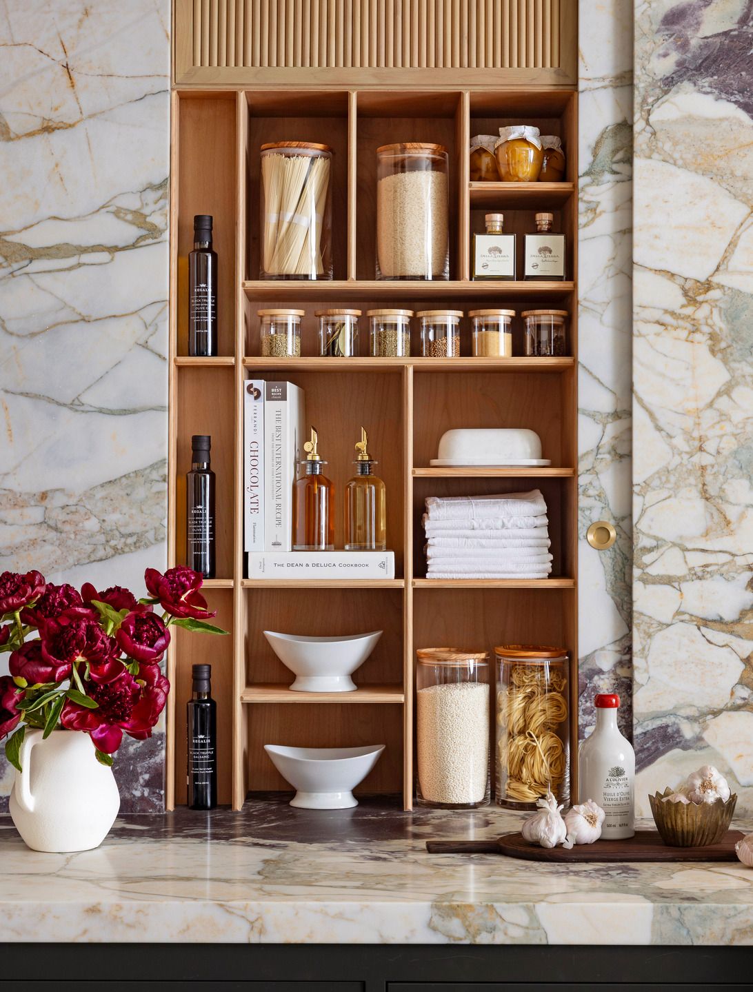 kitchen cabinet noi that trung bay