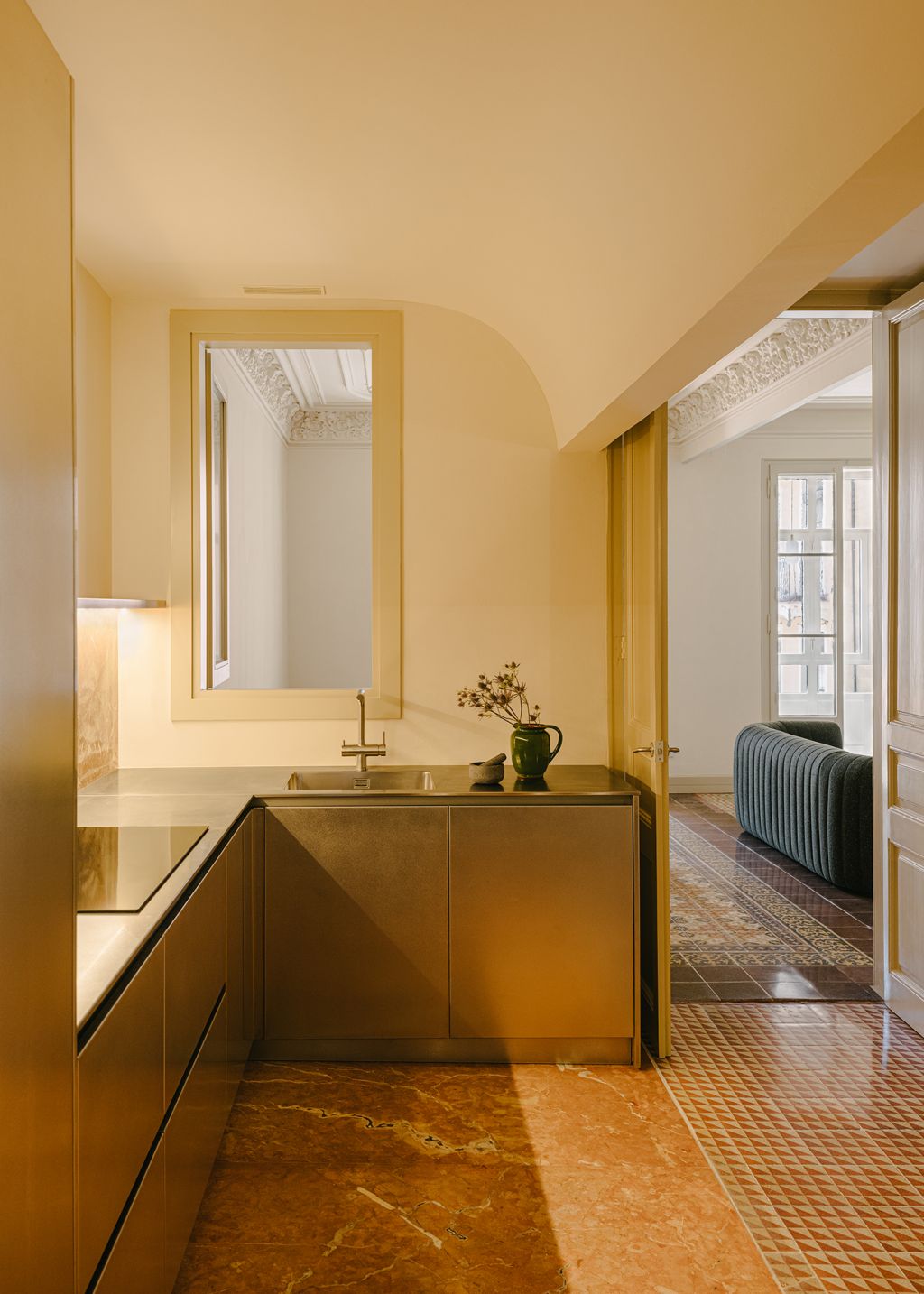 nha bep noi that mai vom da cam thach