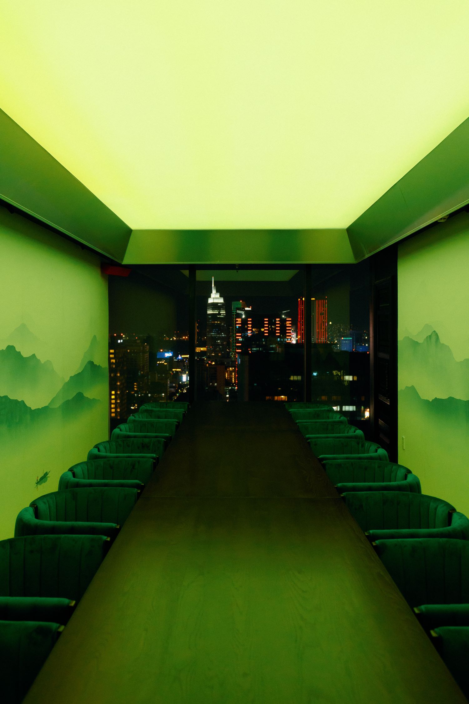 nha hang da hop night life
