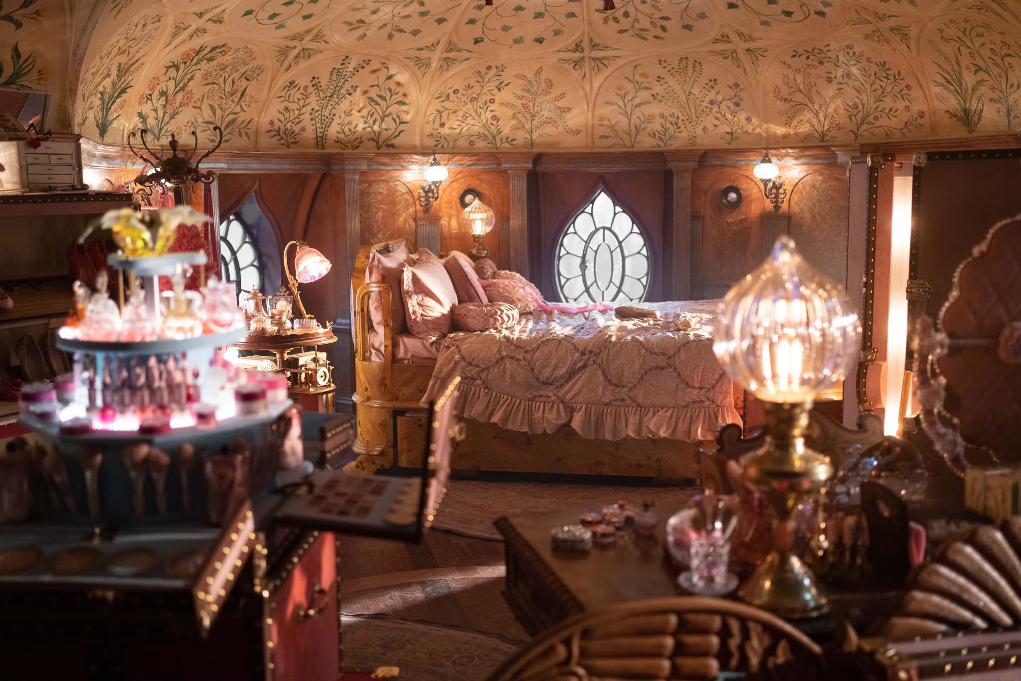 thiet ke boi canh wicked Gregory Maguire