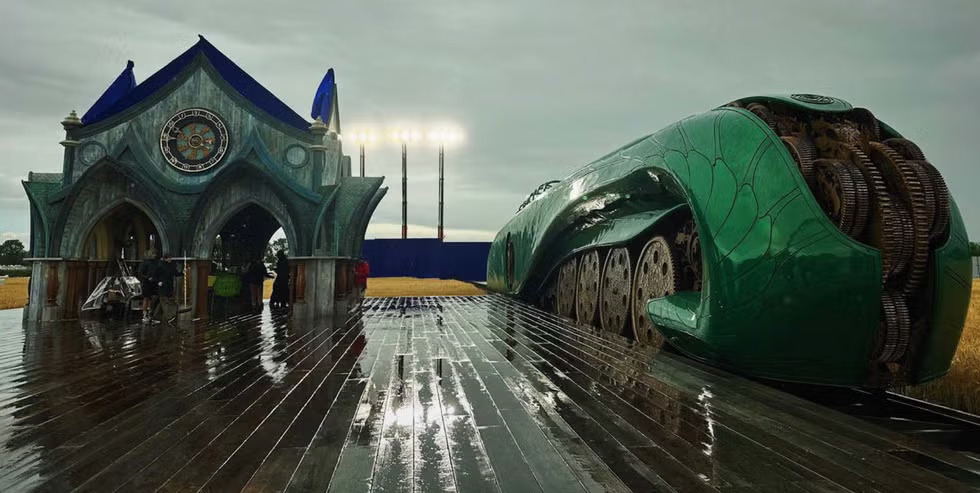 thiet ke boi canh wicked Gregory Maguire