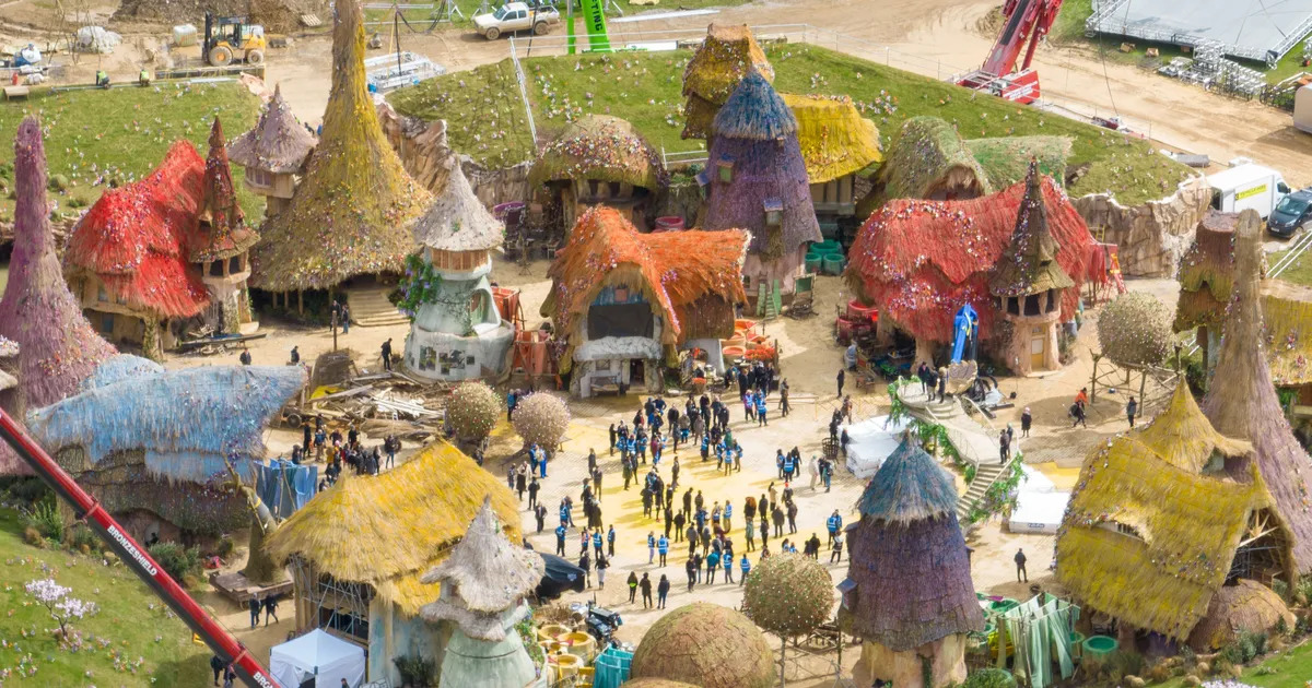 thiet ke boi canh wicked Gregory Maguire