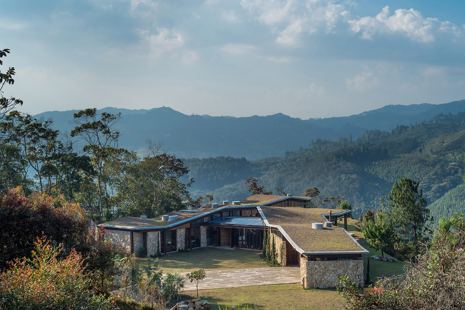 flat roofing Gozu house OPUS Studio columbia