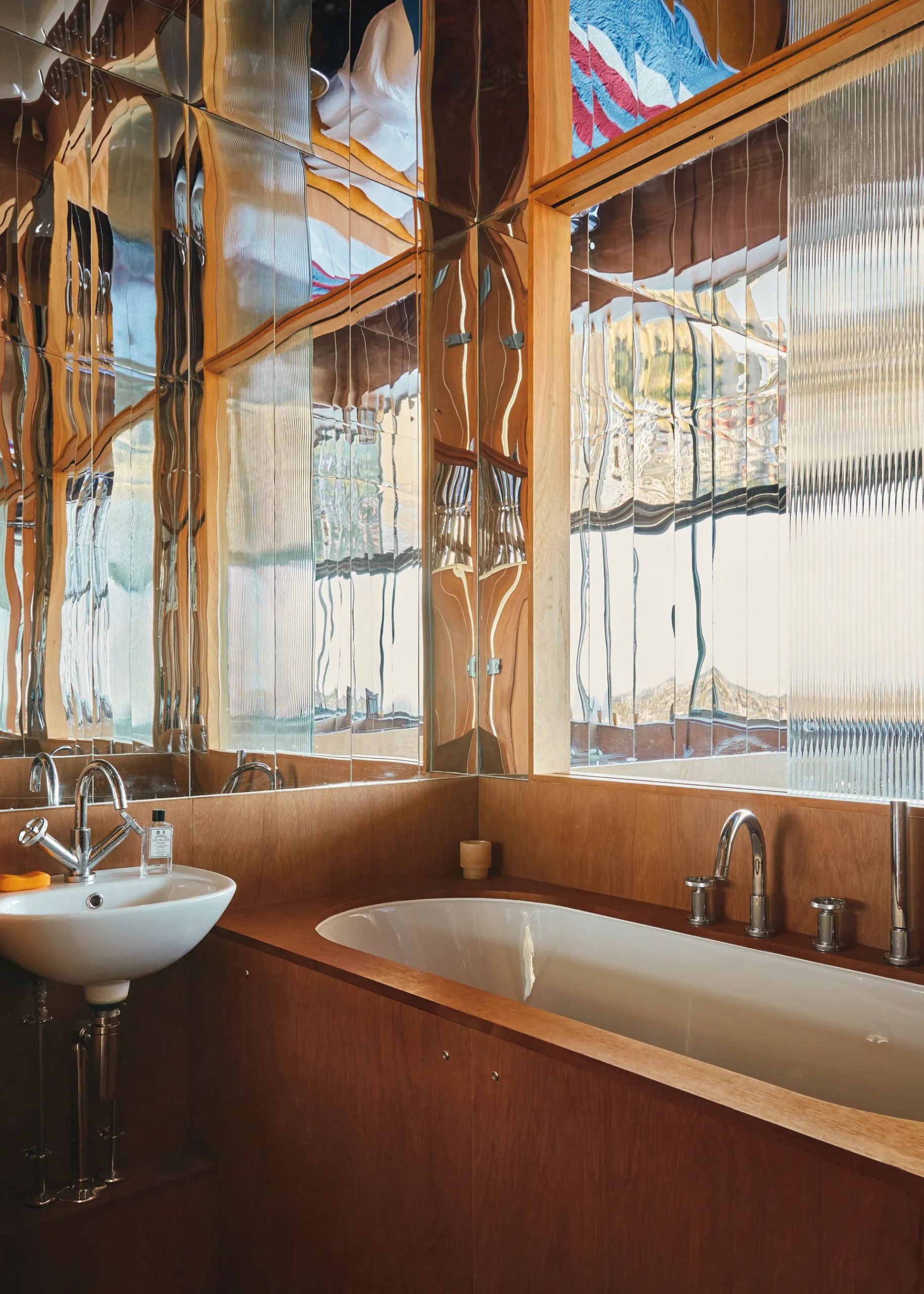 thiet ke phong tam art deco Margate Nicholas Cullinan Mattias Vendelmans