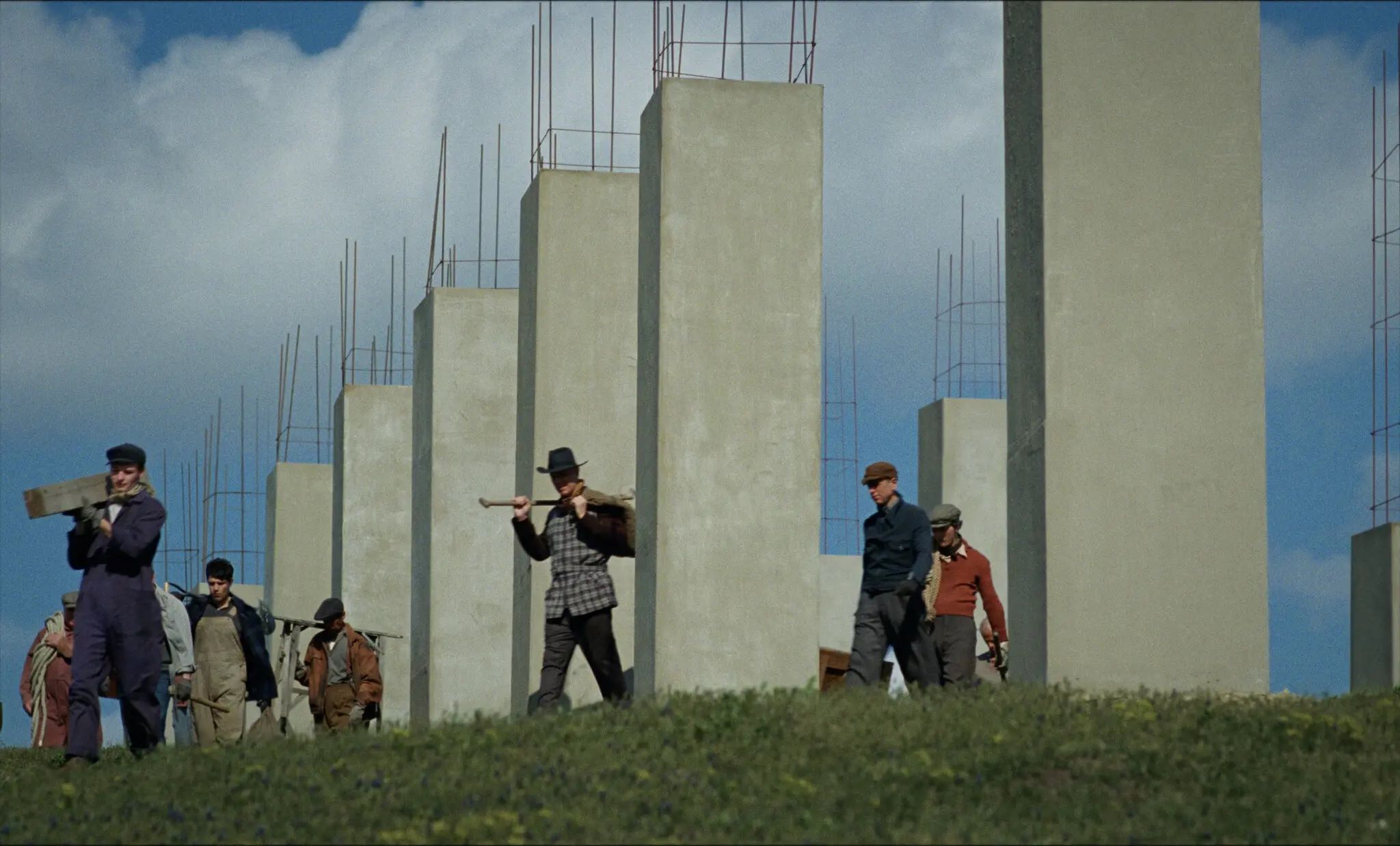 boi canh phim the brutalist scenery