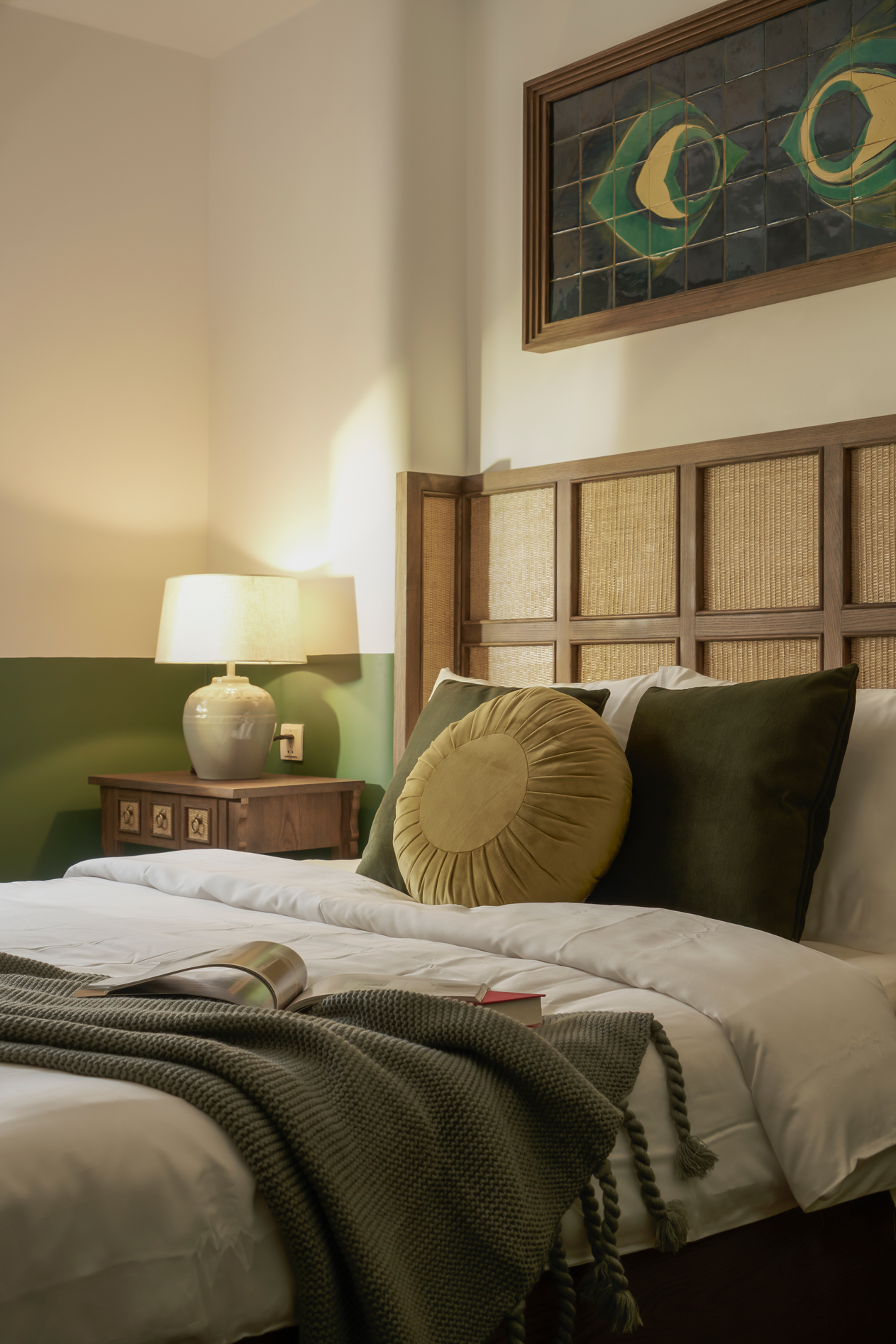 can ho noi that phong ngu indochine duong dai gach bong