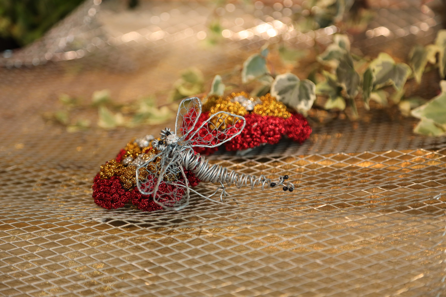 Nghe si Mai Lam theu thu cong chuon chuon