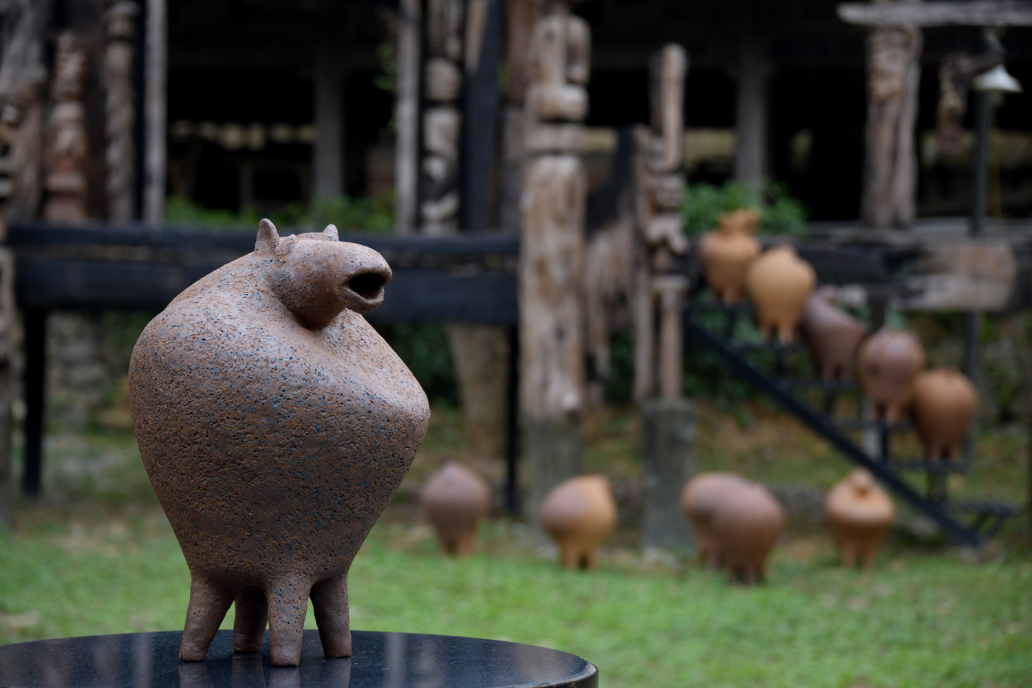 Hieu Muong con giap gom dieu khac