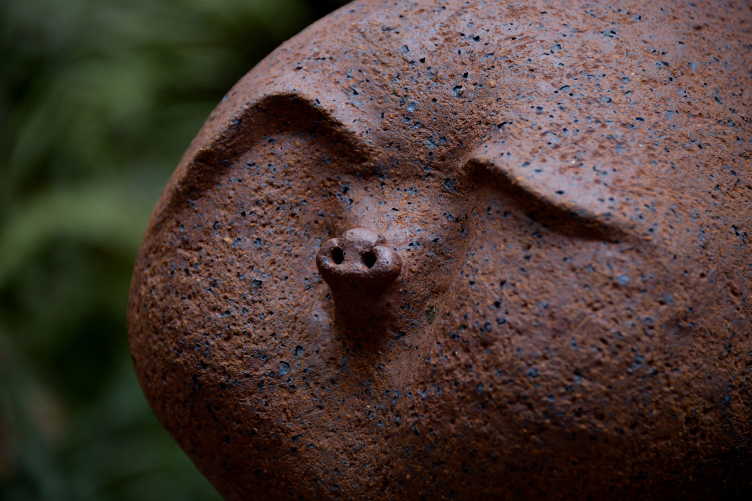 Hieu Muong con giap gom dieu khac