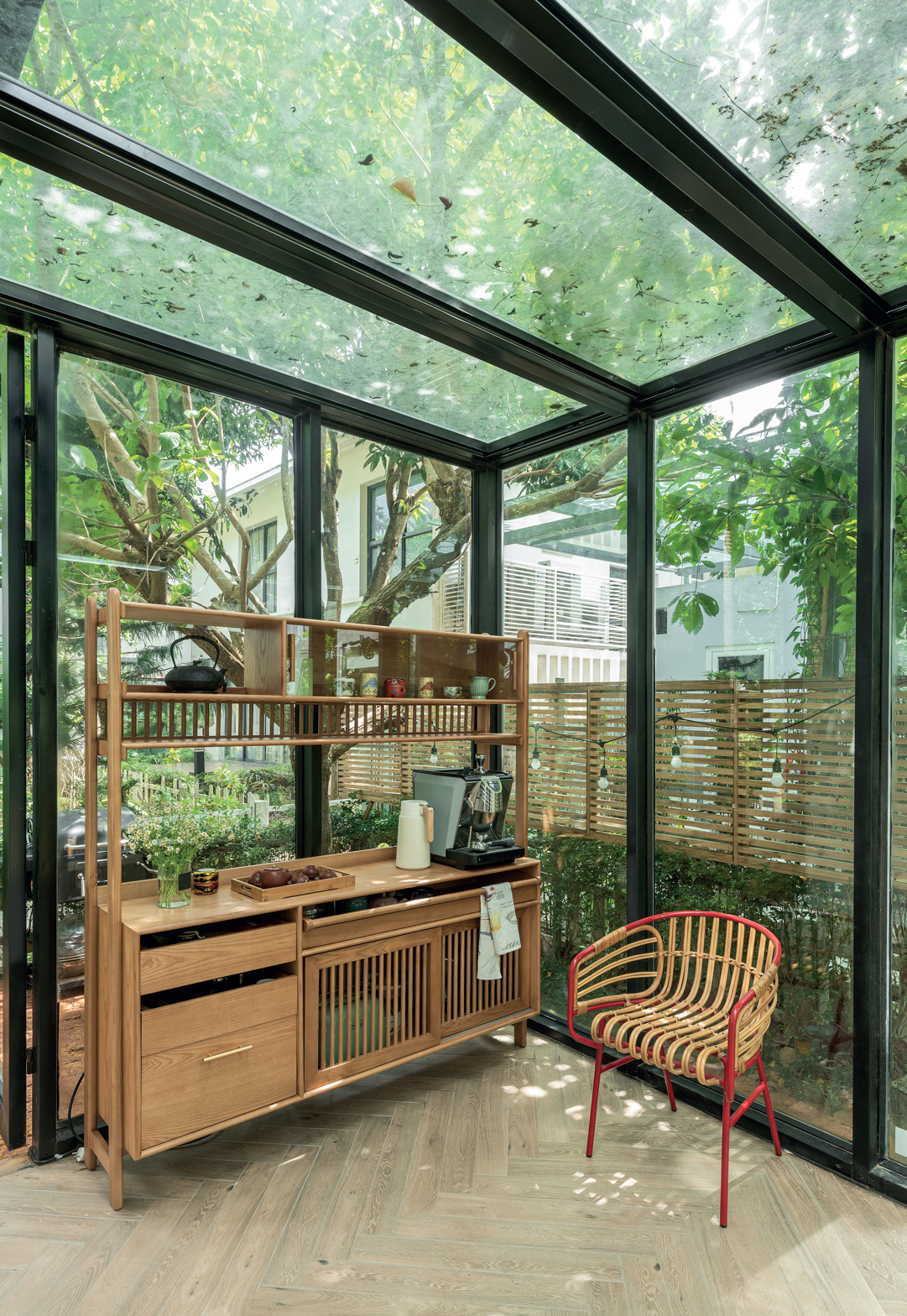 glass door Ecopark tran ngoc linh