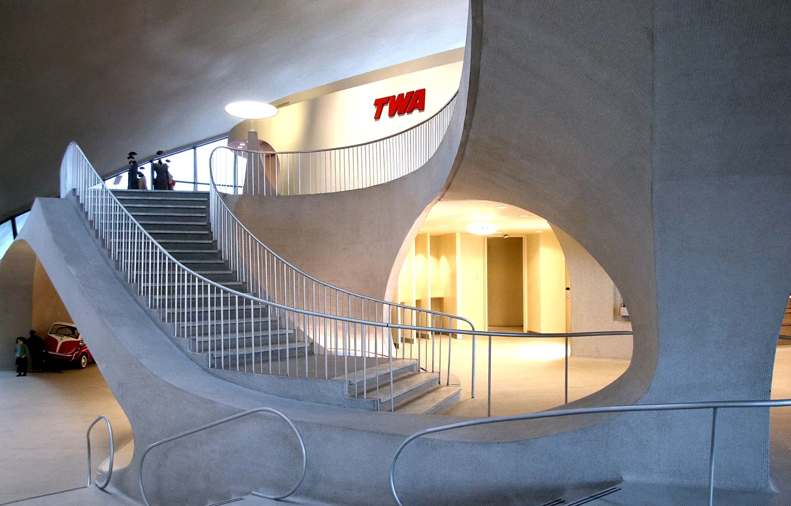 dieu khac architecture sculpture Eero Saarinen Saint Louis TWA