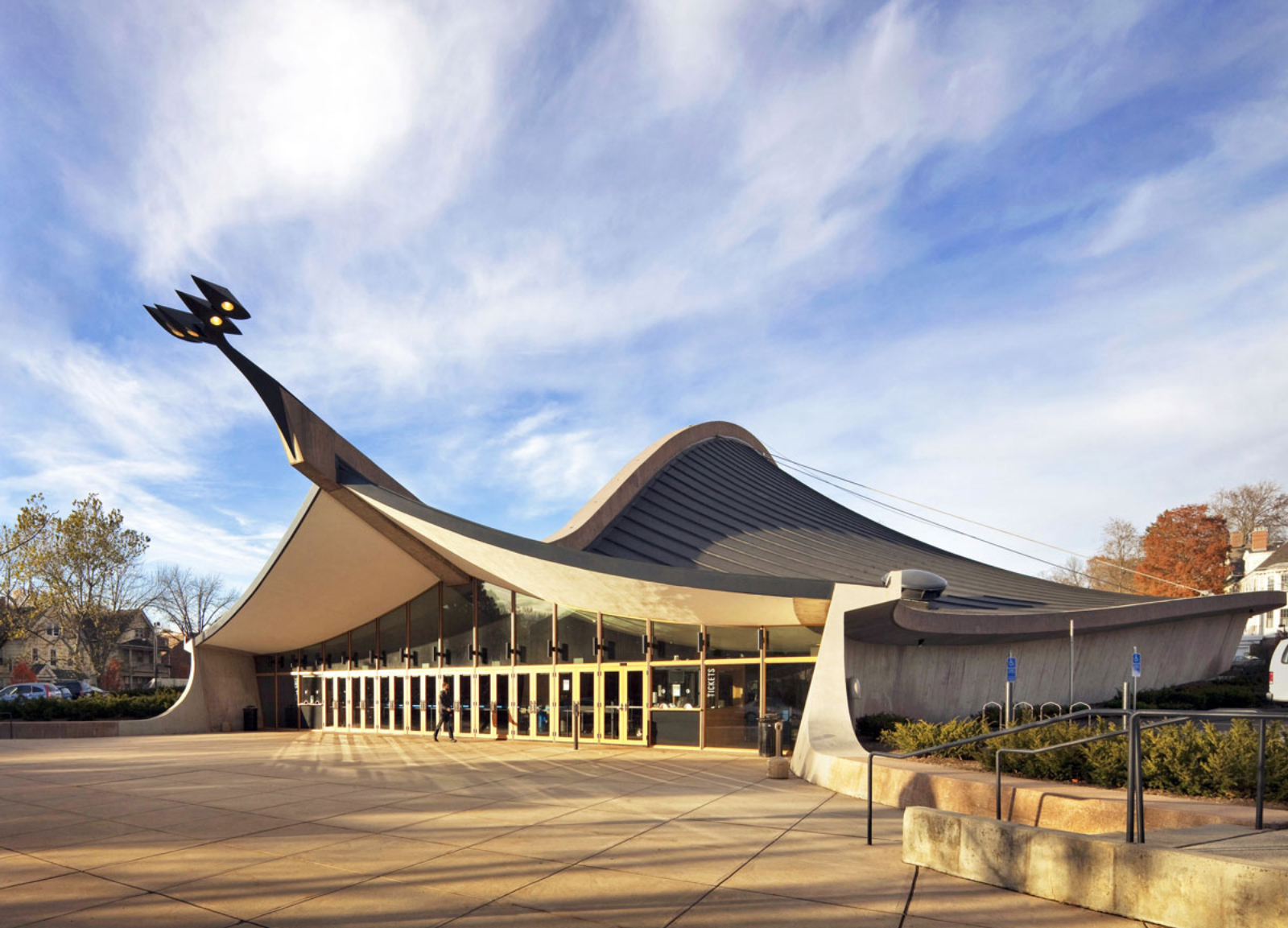 dieu khac architecture sculpture Eero Saarinen hockey Ingalls Yale New Haven Connecticut