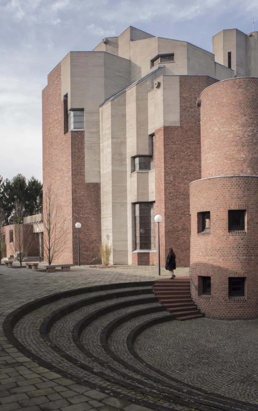 dieu khac architecture sculpture Gottfried Böhm Christi Auferstehung Cologne